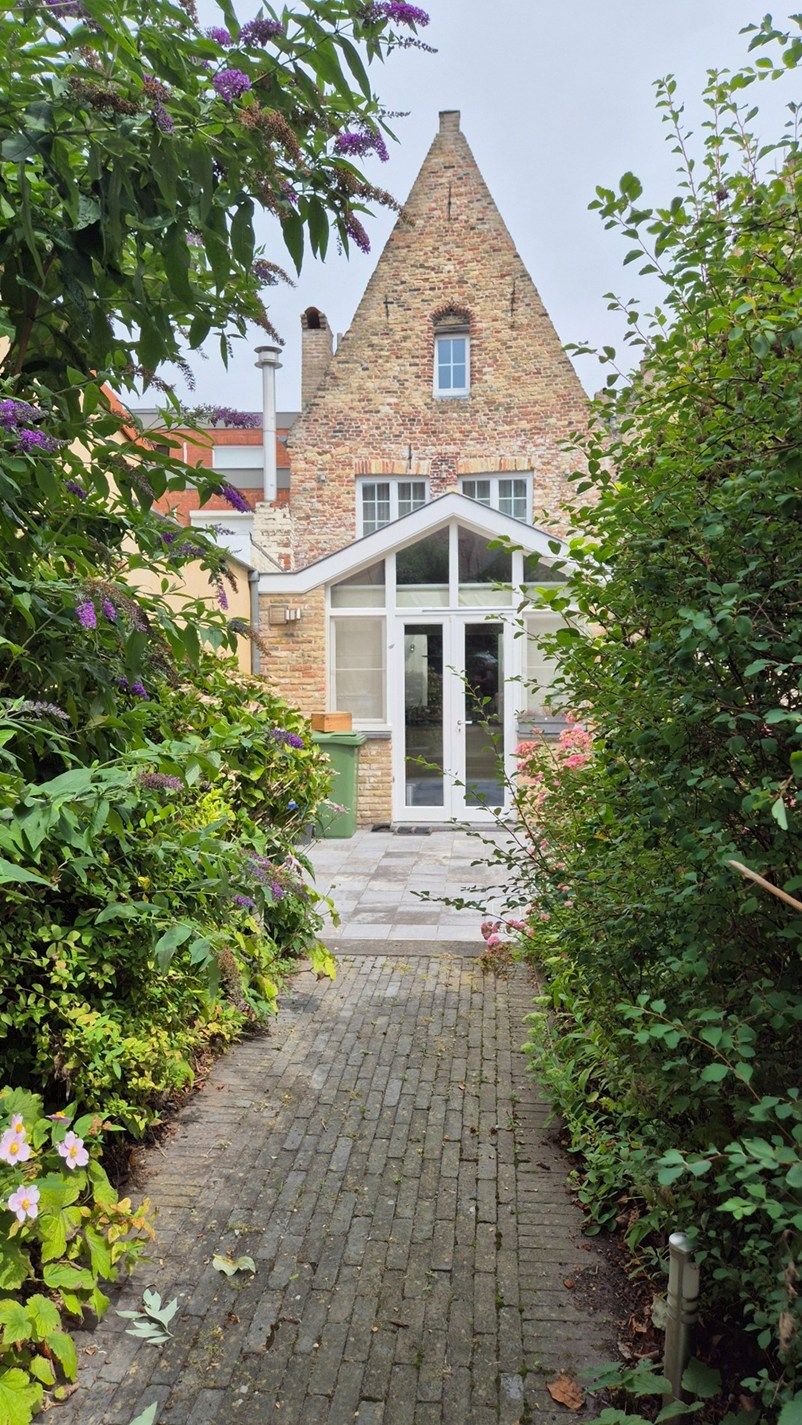 BRUGGE: exclusief pand met uitzonderlijke binnentuin foto 28