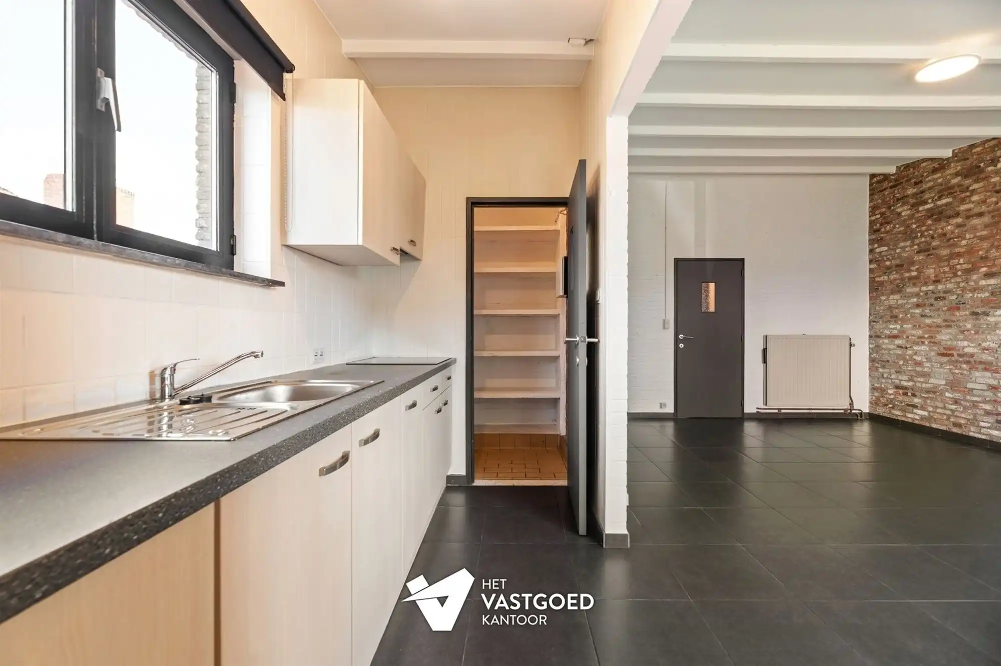 INSTAPKLAAR APPARTEMENT MET GARAGE (GEEN GEMEENSCHAPPELIJKE KOSTEN!) foto 7