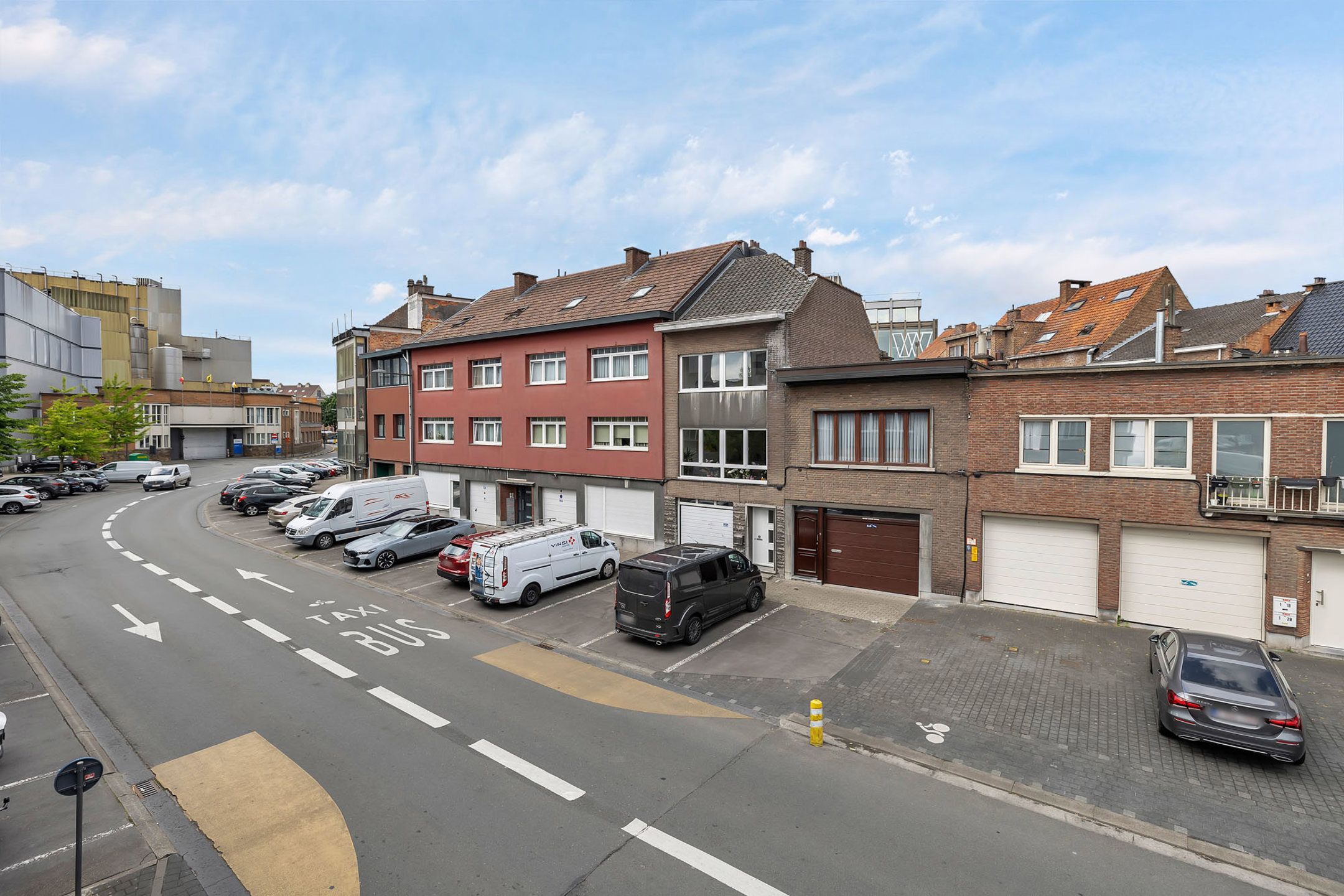 Volledig gerenoveerde bel-etage met ruime garage en terras foto 26