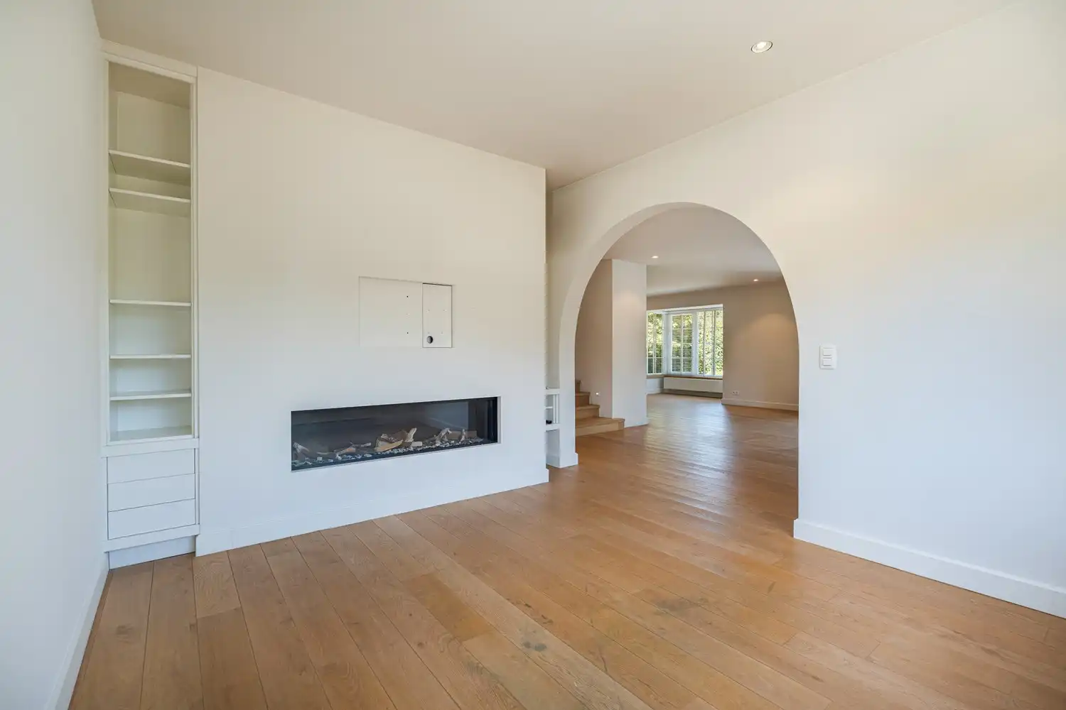 Exclusief wonen met zwembad, bijgebouw en uitzonderlijk veel ruimte foto 15