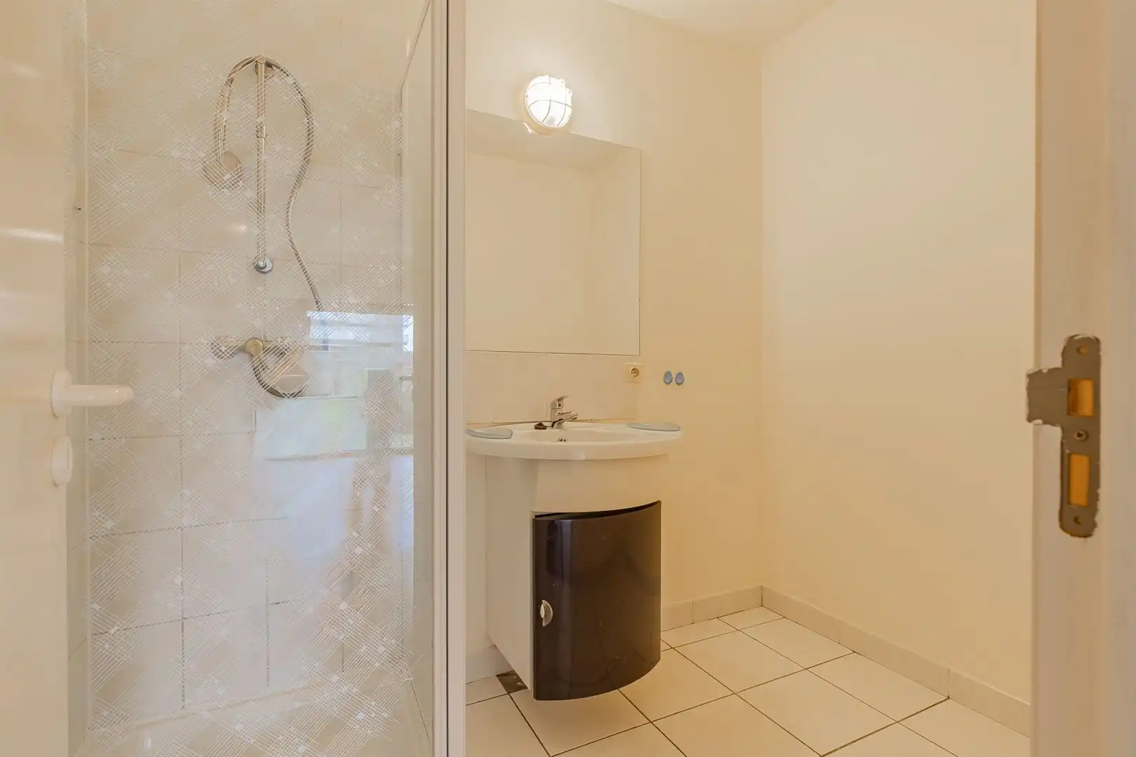 Veelzijdig handelspand met bovenliggend appartement (126m²) in centrum Dendermonde foto 18