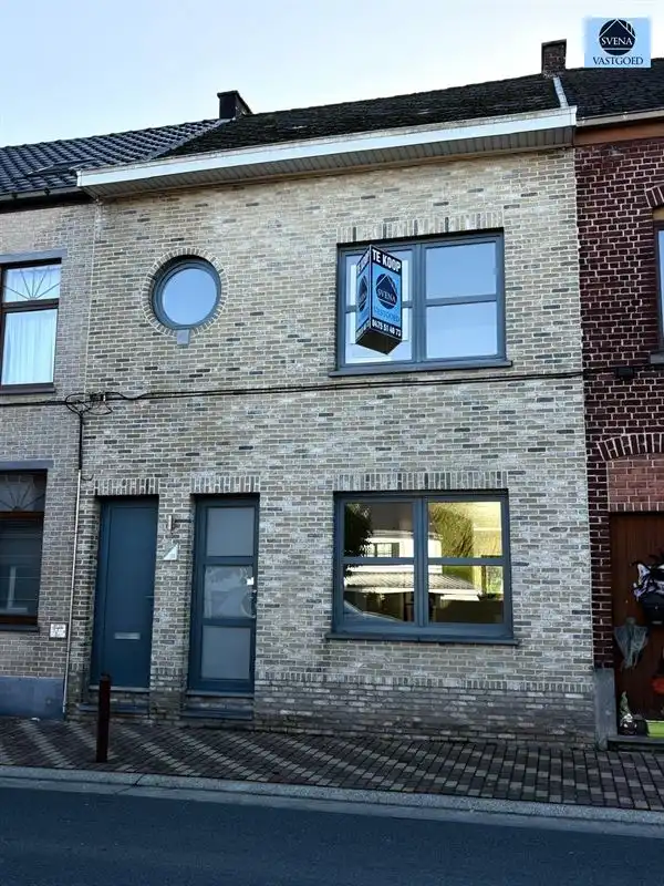 ZEER MOOIE, RUIME WONING GELEGEN TE ONKERZELE foto {{pictureIndex}}