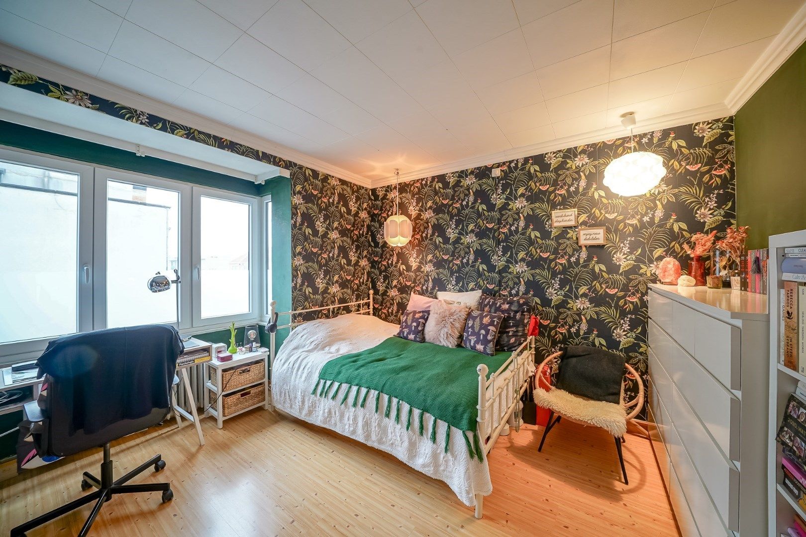 Instapklare hoekwoning met 4 slaapkamers en 4 garages foto 14