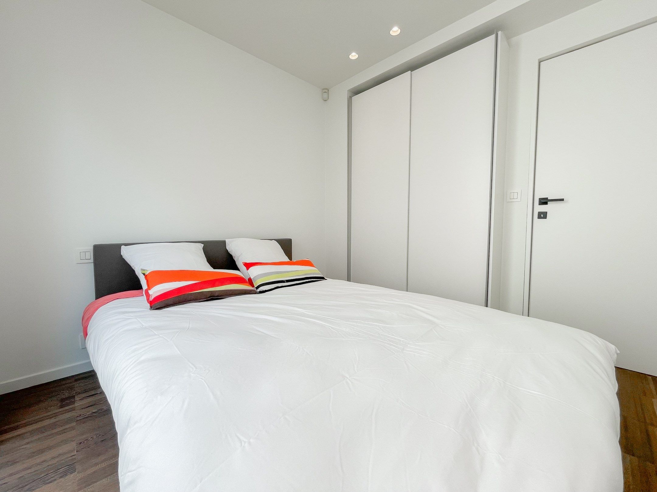 Stijlvol, instapklaar appartement met een ruim terras gelegen aan het Lichttorenplein op enkele passen van de zee. foto 19