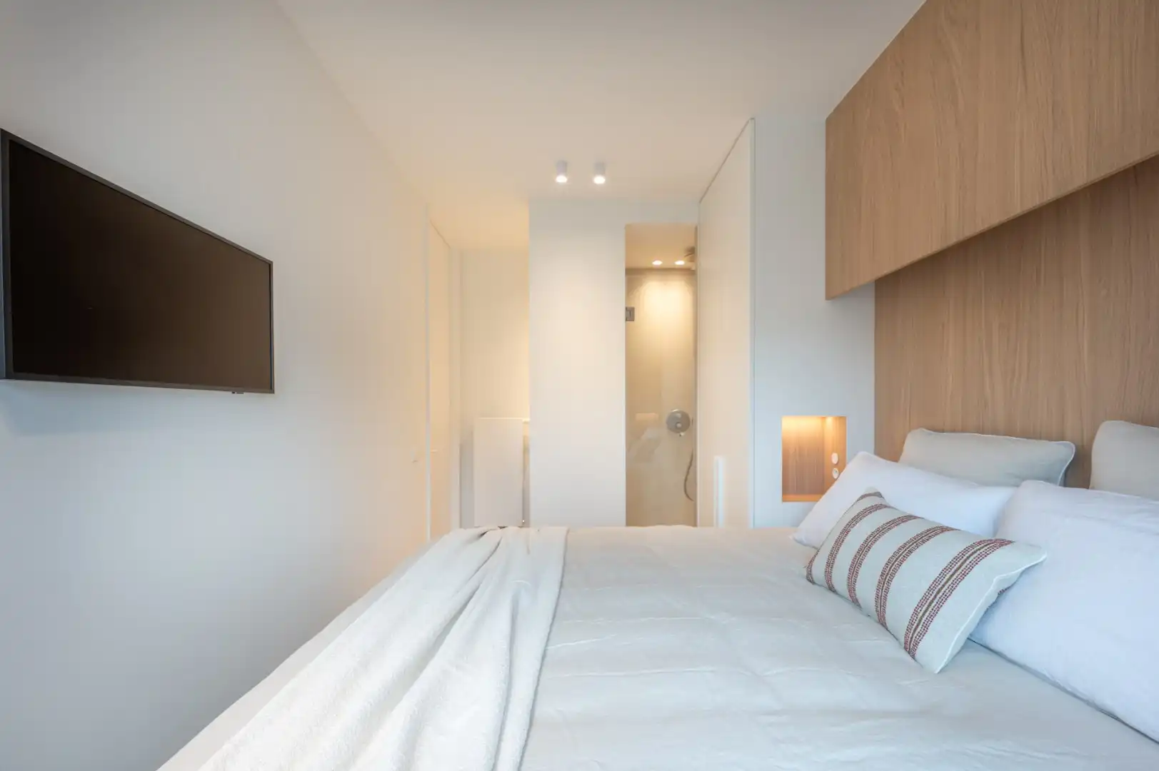 Gerenoveerd appartement met 3 slpks. aan het Rubensplein foto 20