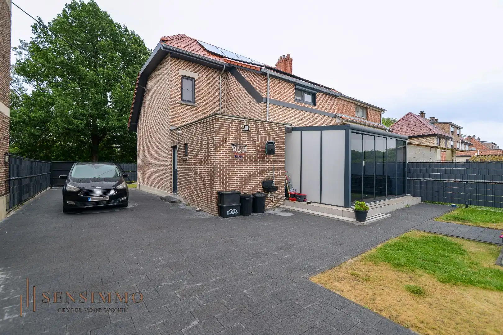 Gerenoveerde halfopen woning met 3 slaapkamers in Genk foto 17