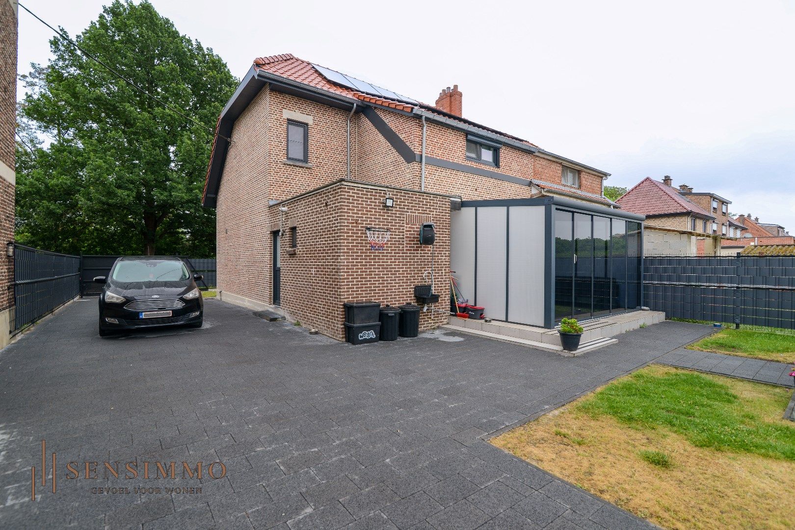 Gerenoveerde halfopen woning met 3 slaapkamers in Genk foto 17