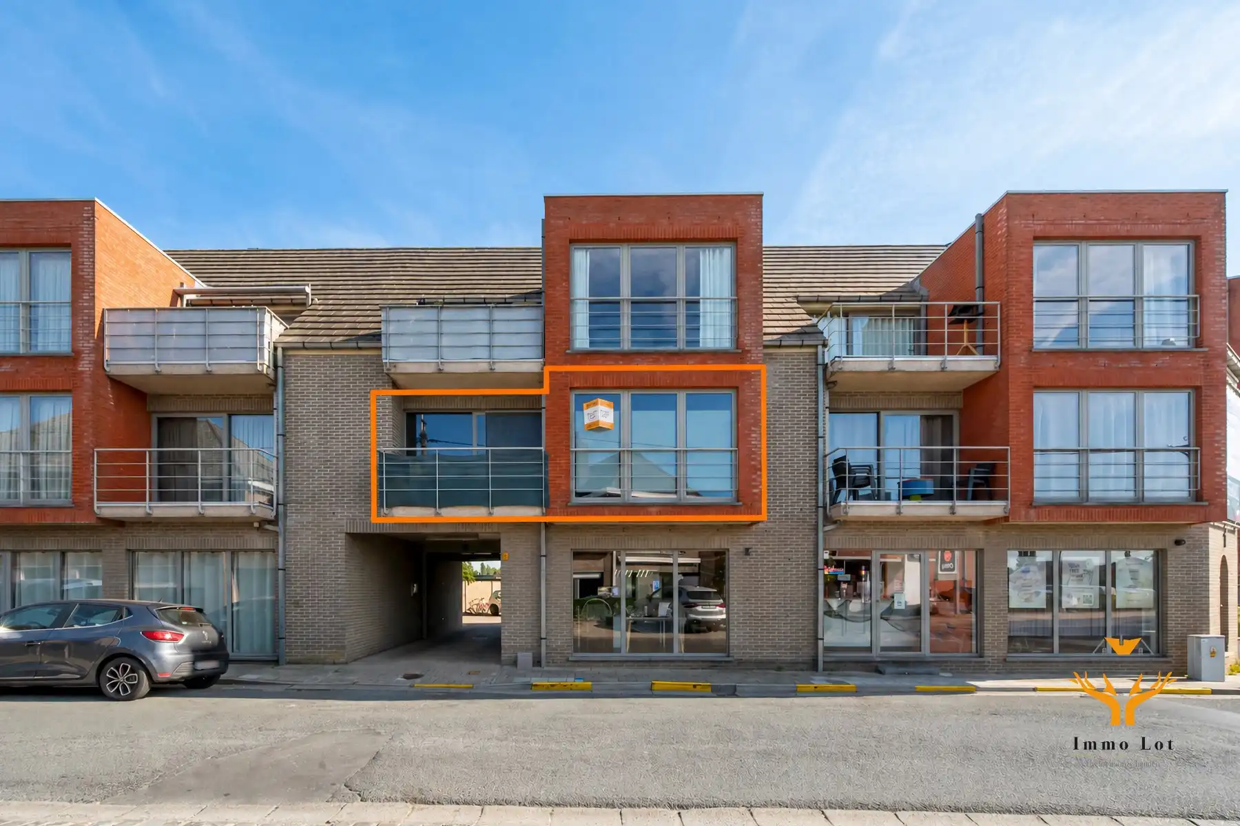 Instapklaar appartement met twee slaapkamers en terras foto {{pictureIndex}}