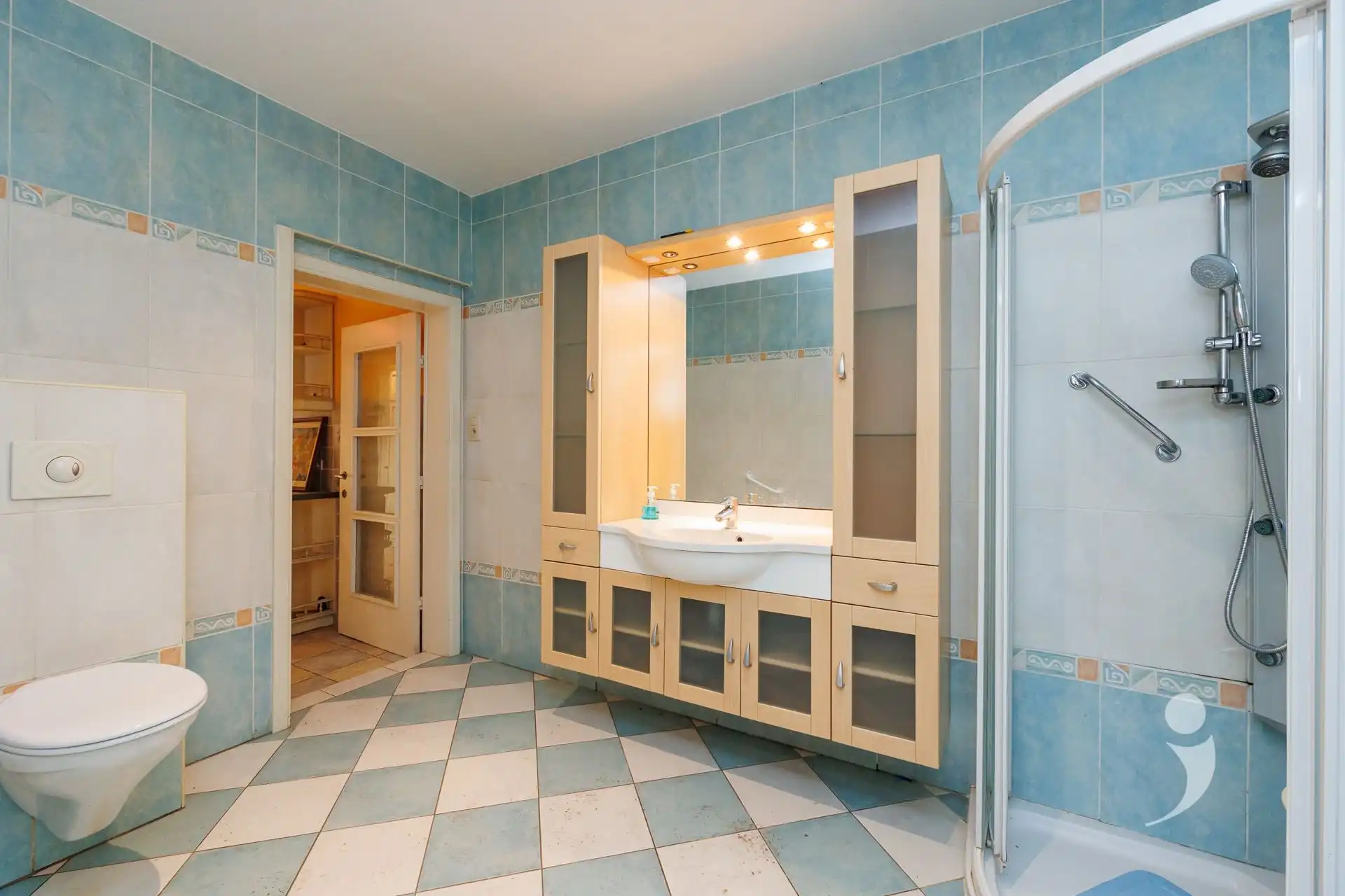 Te renoveren woning met loods nabij centrum Tildonk! foto 8