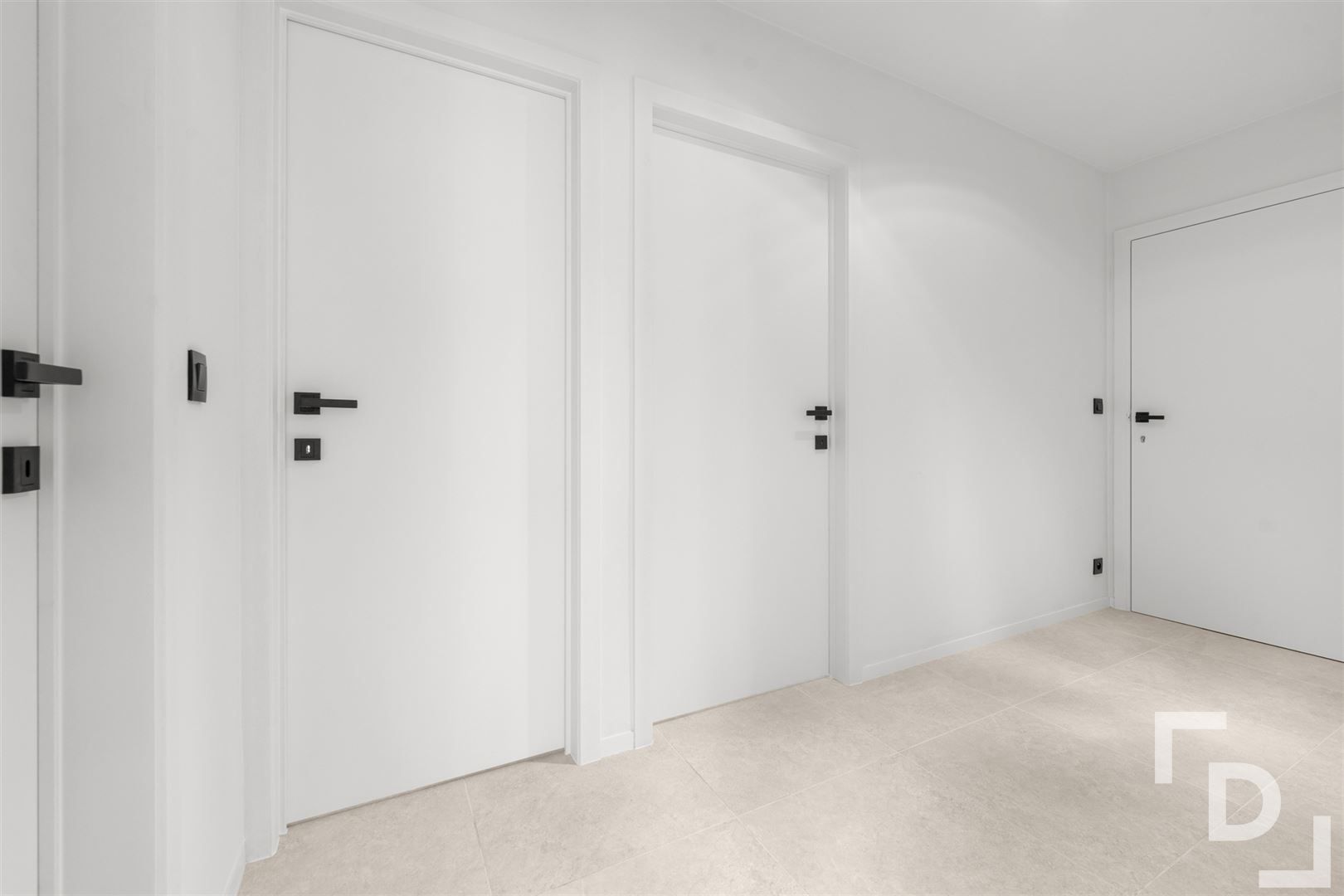 Kwalitatief gerenoveerd appartement in centrum Ieper foto 15