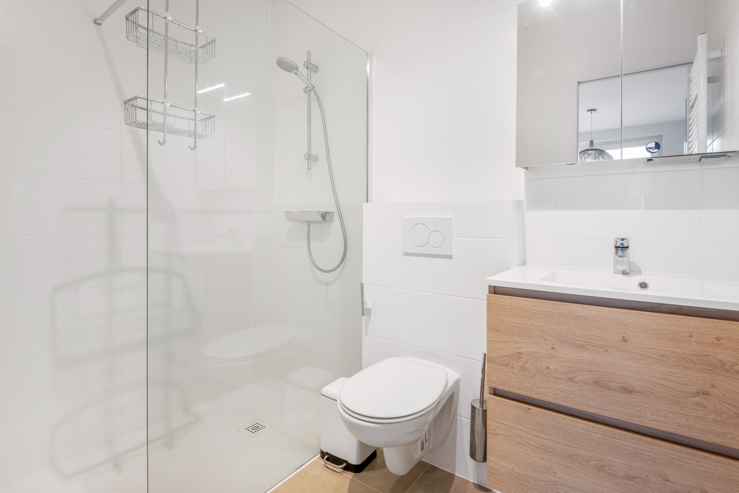 Luxueus afgewerkt nieuwbouwappartement vlakbij de Zeedijk en het Rubensplein. foto 13