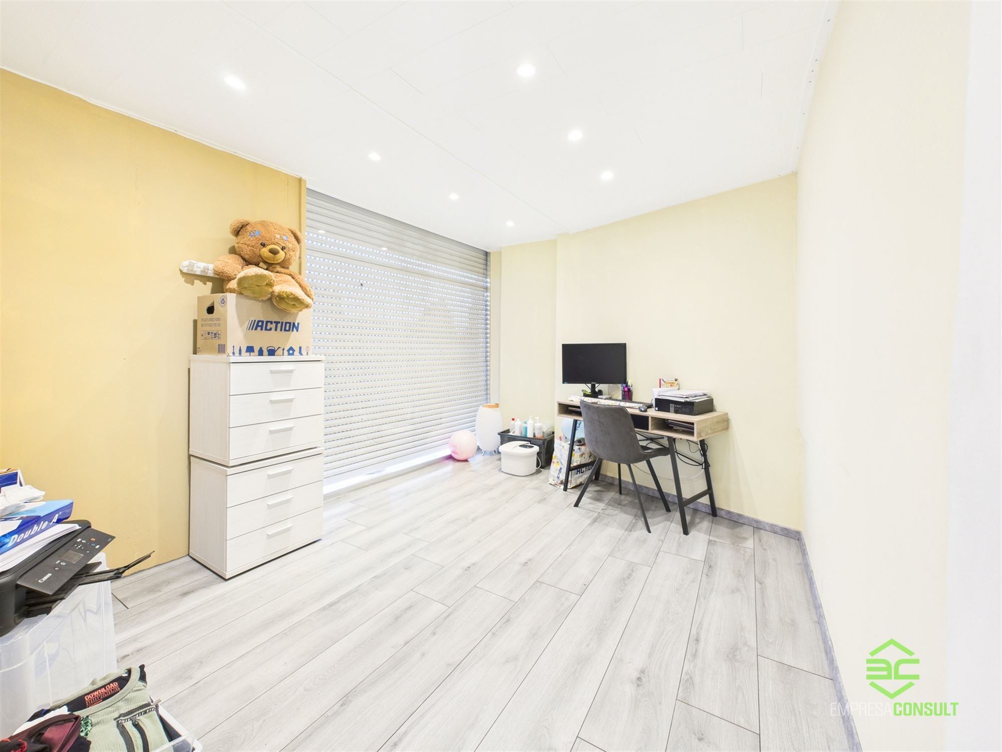 Ruime gezinswoning met 3/4 slpk en praktijkruimte! foto 4