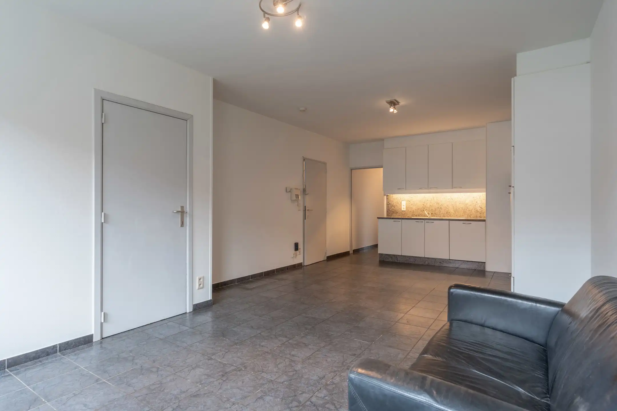 Ruim 3-slaapkamer appartement met terras te Turnhout. foto 9