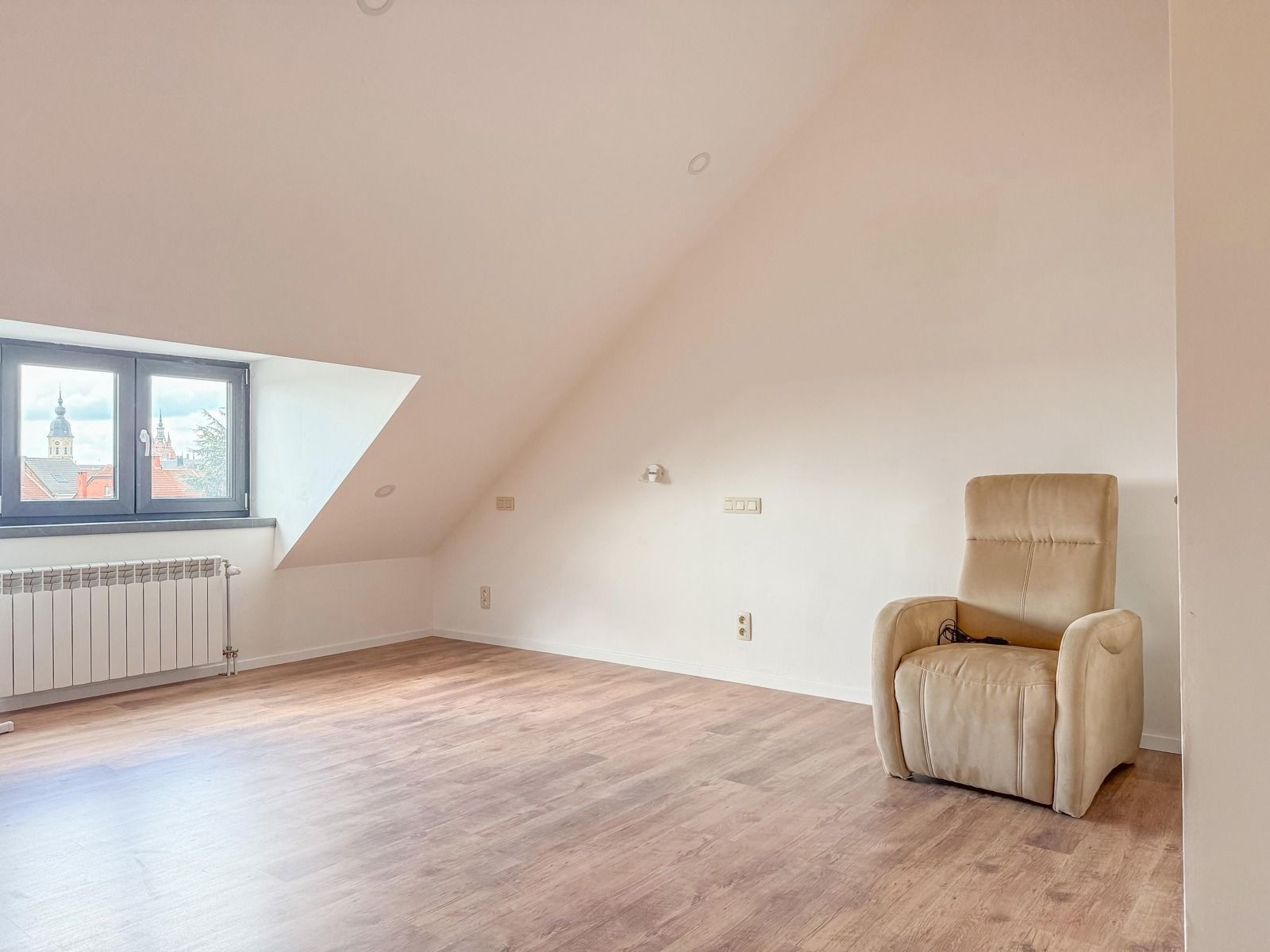 Ruime, instapklare (handels)woning in hartje Temse foto 17