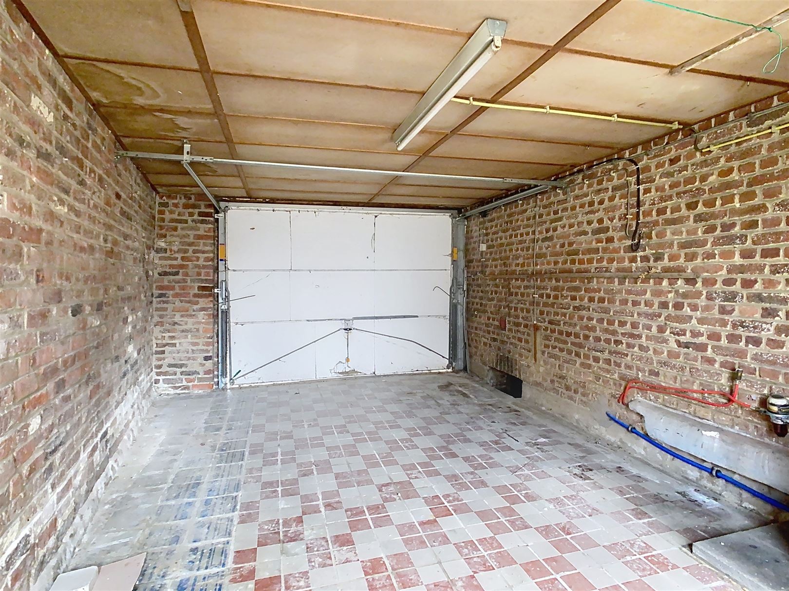 Op te frissen woning, 4 slpks, tuin, garage, 10 are foto 33
