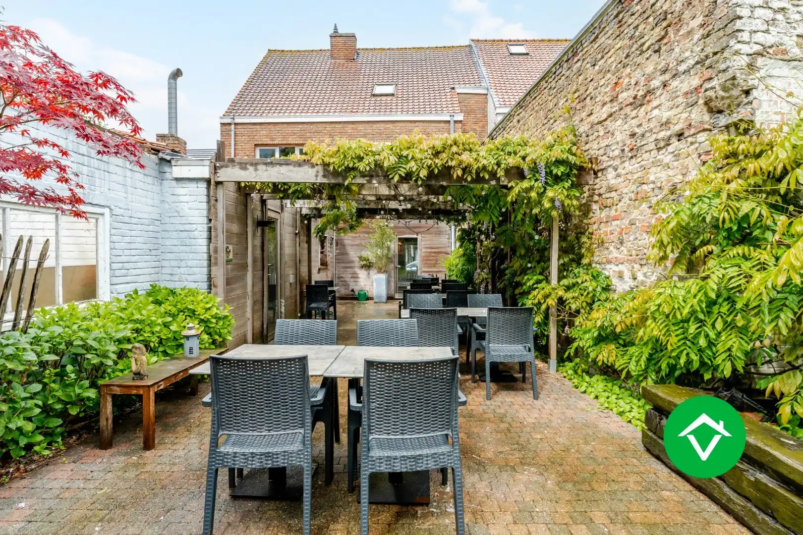 Handelswoning met goeddraaiende frituur te koop in centrum Eernegem foto 17