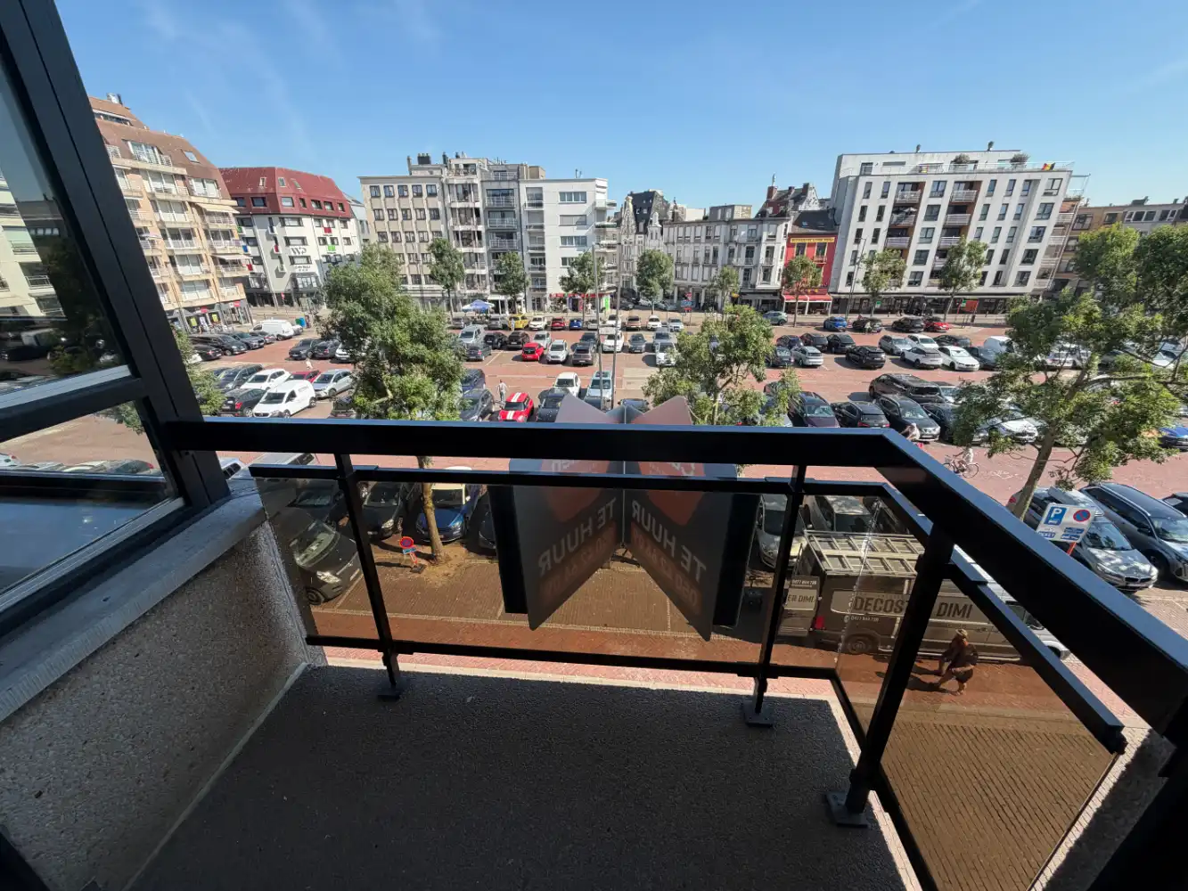 Ruim appartement te huur op de Grote Markt in Blankenberge met twee slaapkamers. Met een terrasje vooraan en achteraan- uw ideale uitvalsbasis aan de Belgische kust! foto 8