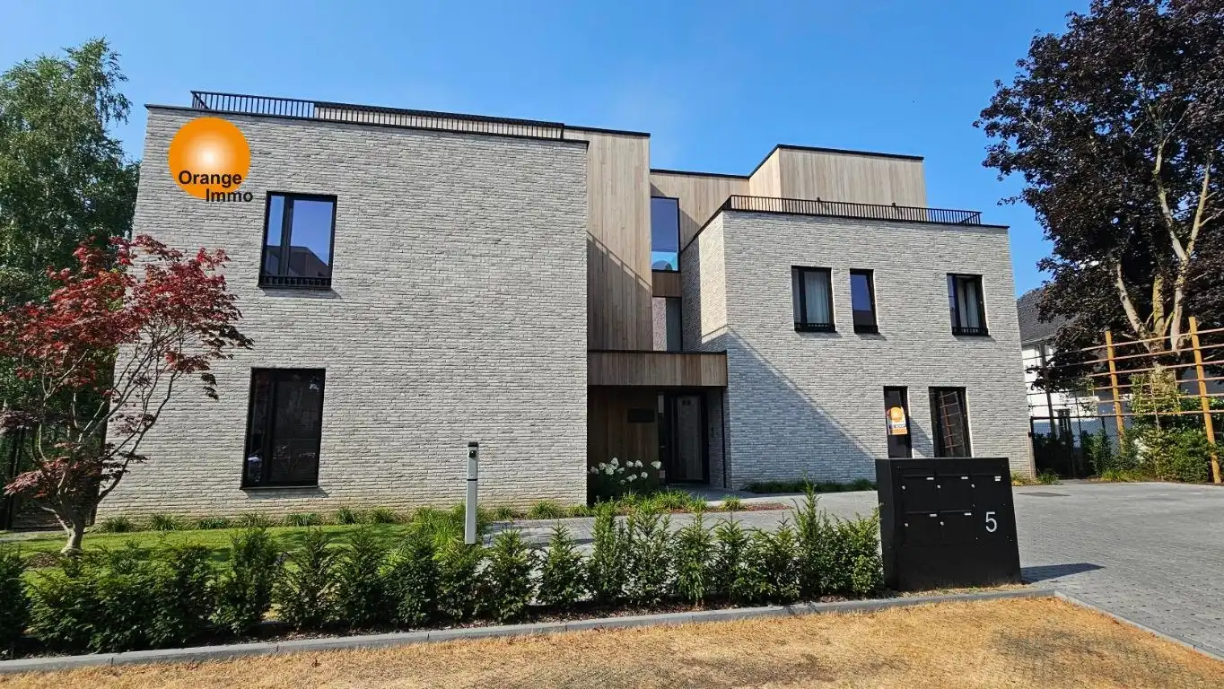 5 luxe appartementen te koop gelegen in de Residentie Via Rosa in het centrum van Maasmechelen. foto {{pictureIndex}}