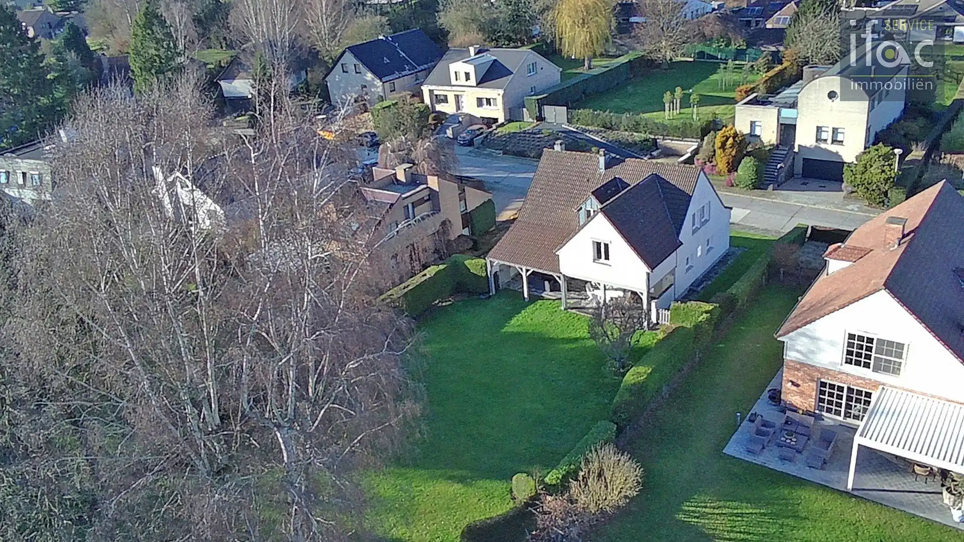 Centraal en rustig gelegen zuid gerichte villa op 11a16ca  foto 36