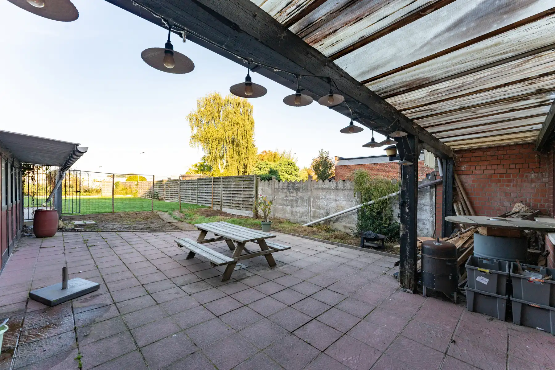 Ruime te renoveren woning met opslagplaats van 65 m² foto 21