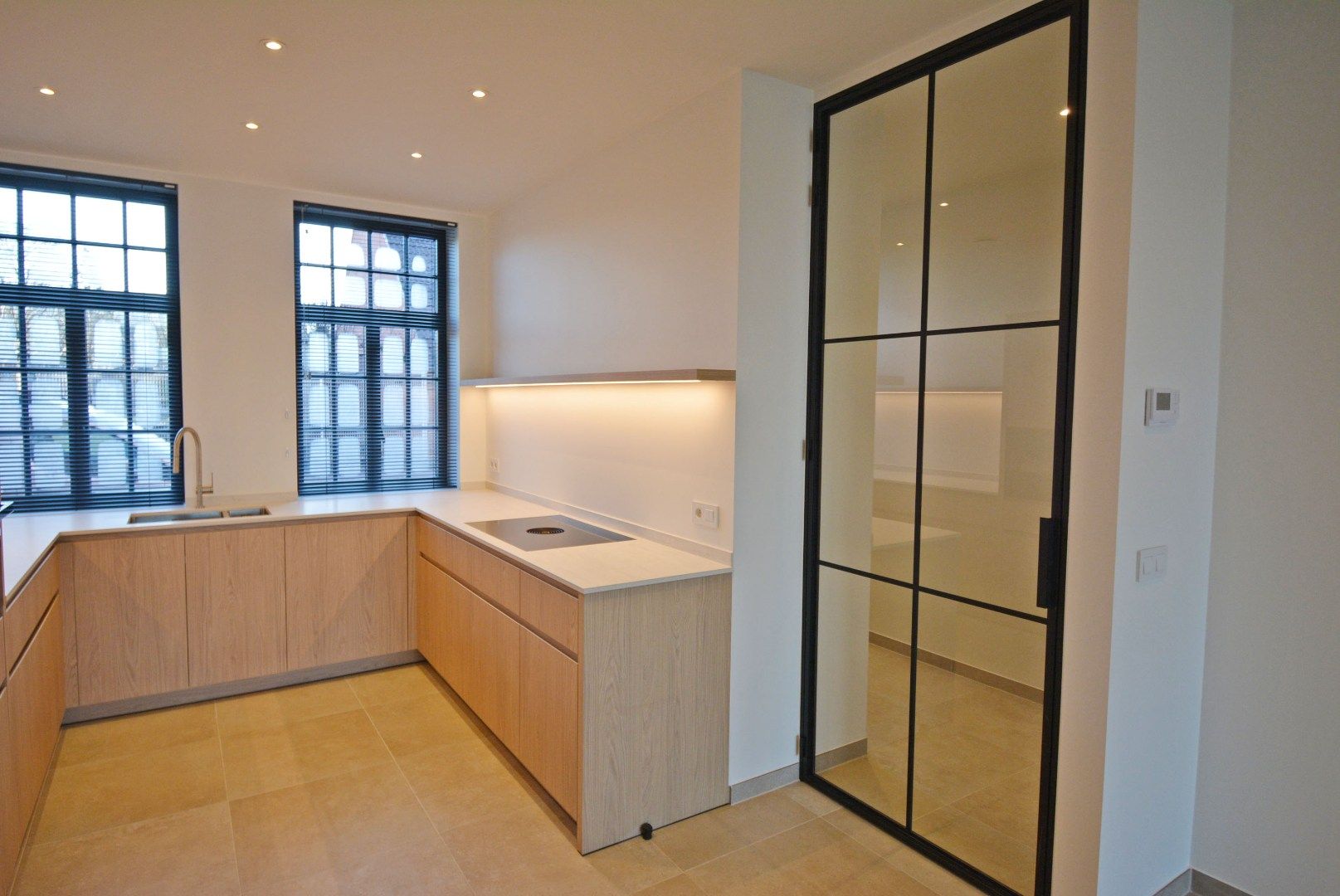 Moderne en energiezuinige nieuwbouwwoning in Koolkerke. foto 9