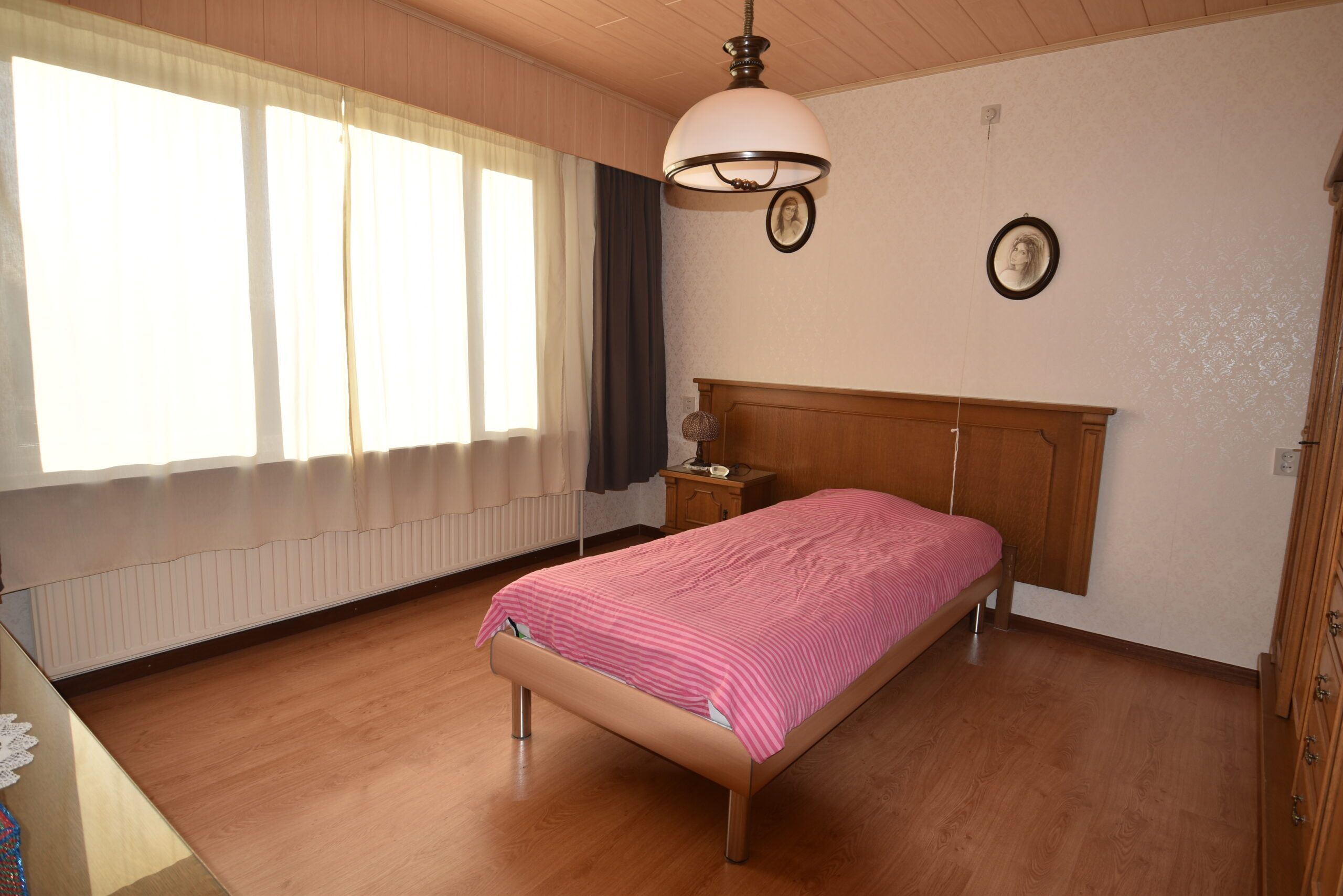Halfopen bebouwing met 3 slaapkamers en garage. foto 15