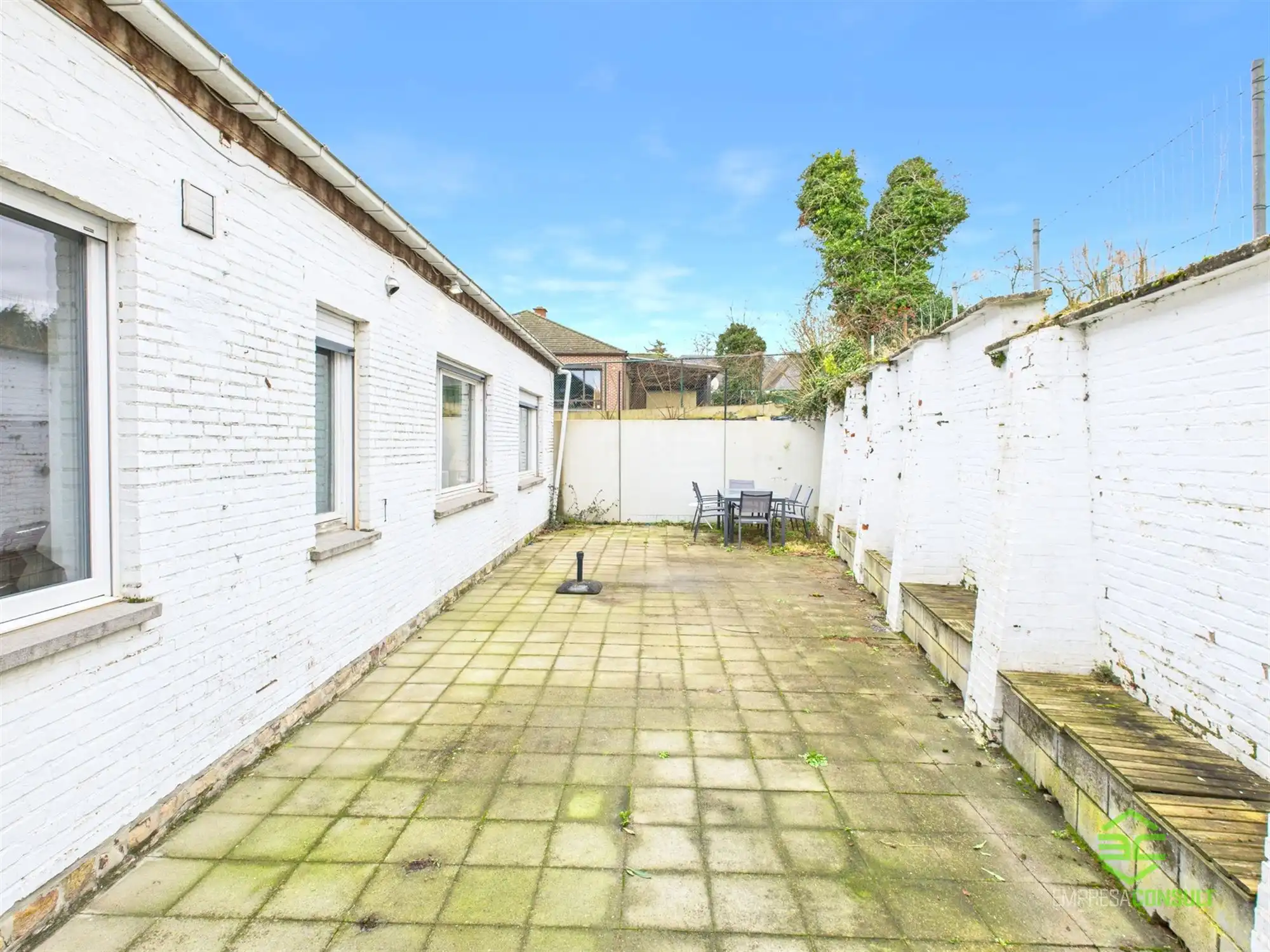 Instapklare gezinswoning met 6slpk en grote aparte garage! foto 33