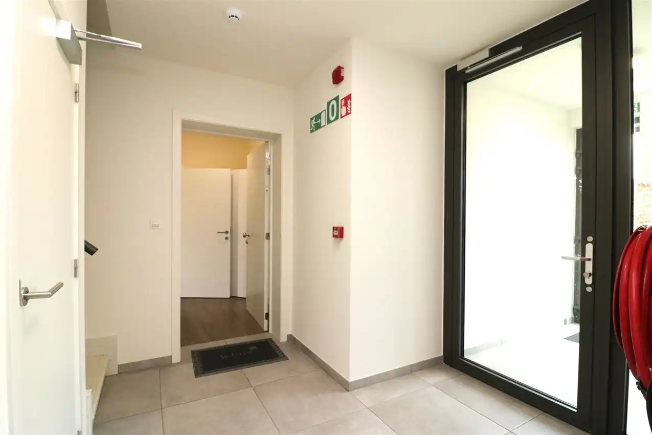 Gelijkvloers app., twee slaapkamers, autostaanplaats nabij centrum foto 30