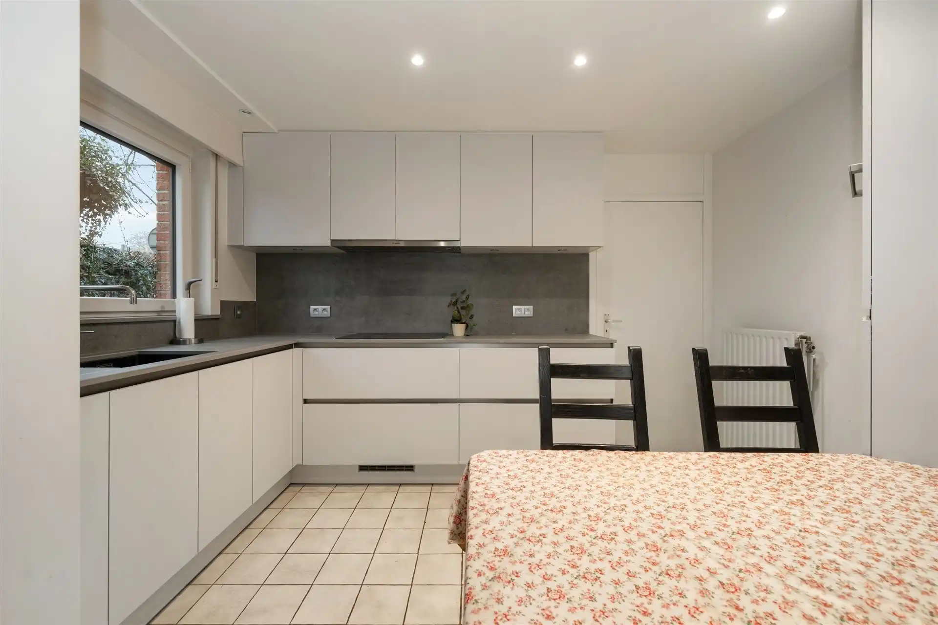 Instapklare gezinswoning met 3 slaapkamers nabij het centrum foto 3