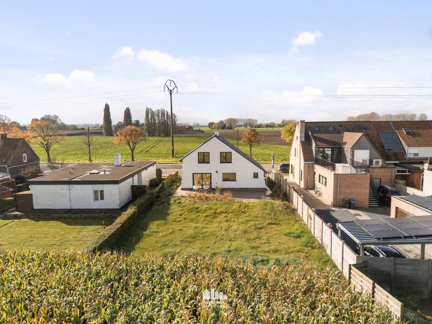 Gerenoveerde villa met garage en tuin met open landelijk zicht foto 27