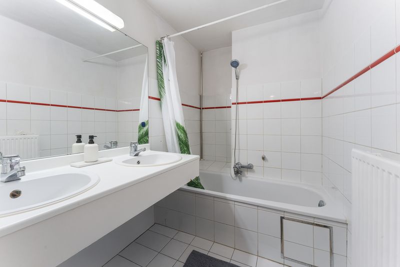 Roeselare : zeer ruim en lichtrijk appartement aan de rand van het centrum met 2 slps, terras vooraan en groot terras achteraan, opp 115 m2 foto 11