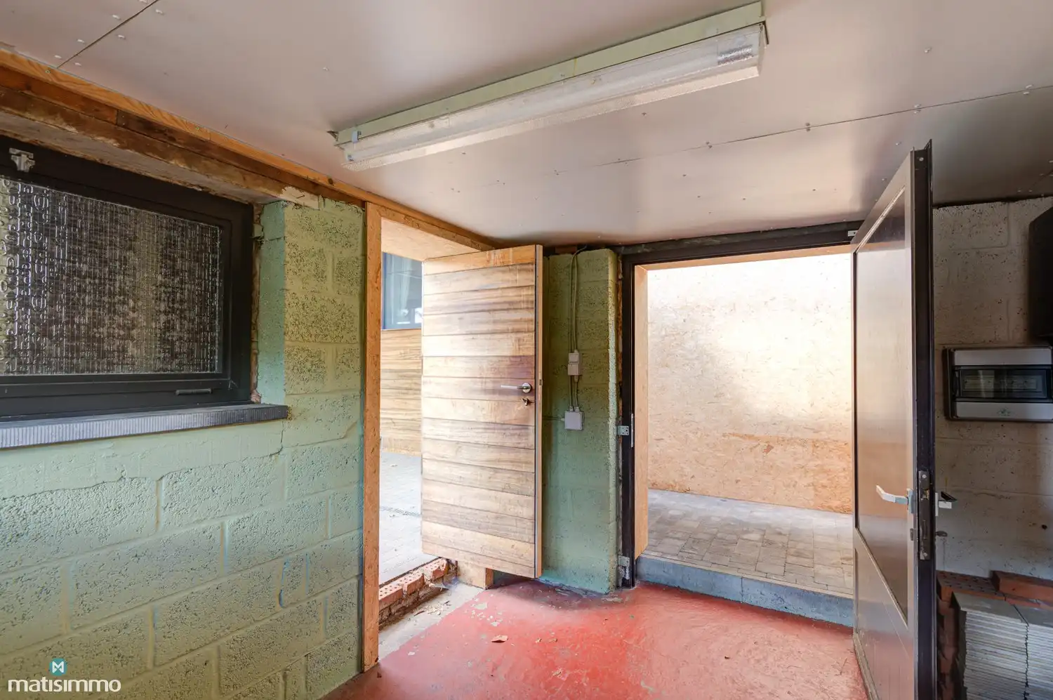 RUIME WONING MET 5 SLAAPKAMERS, INPANDIGE GARAGE EN WELLNESSRUIMTE OP EEN RUIM PERCEEL foto 16