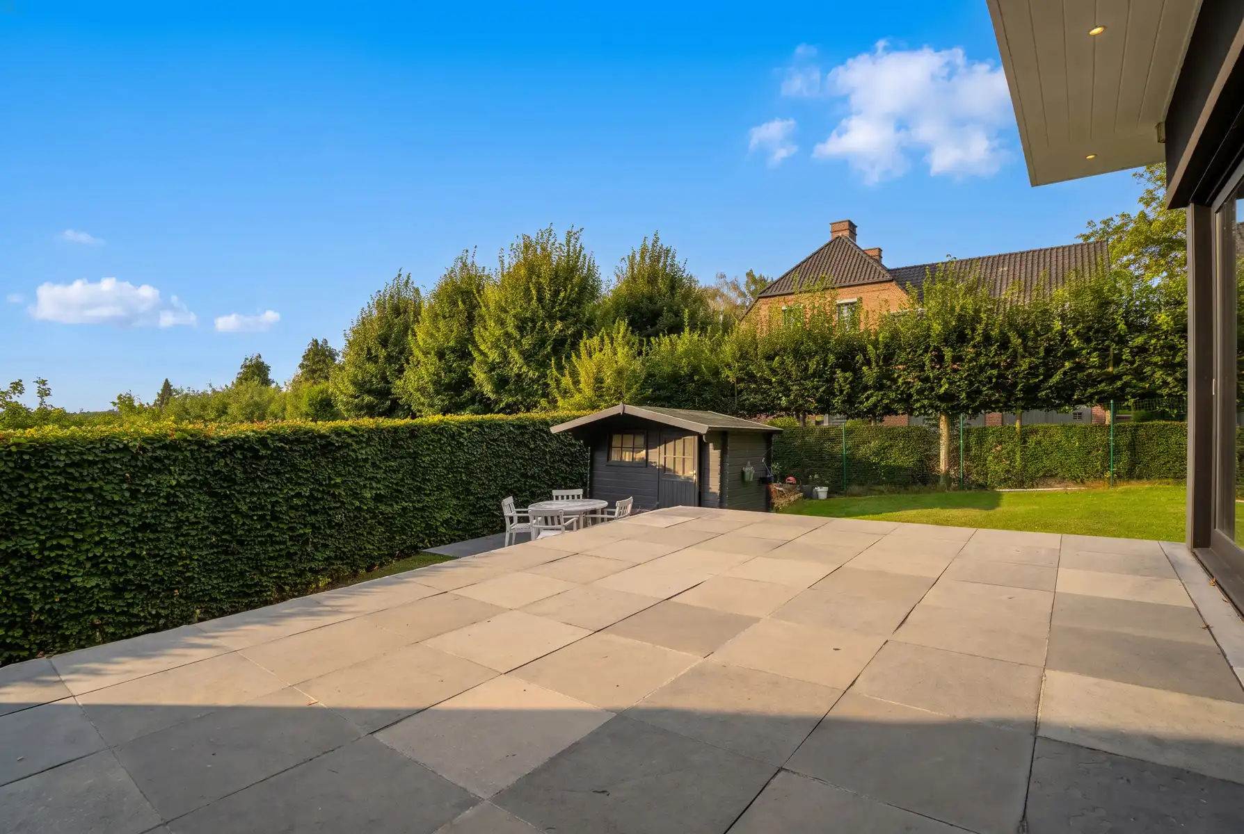 Vrijstaande woning met veel ruimte, in het groen aan de rand van Halle foto 32