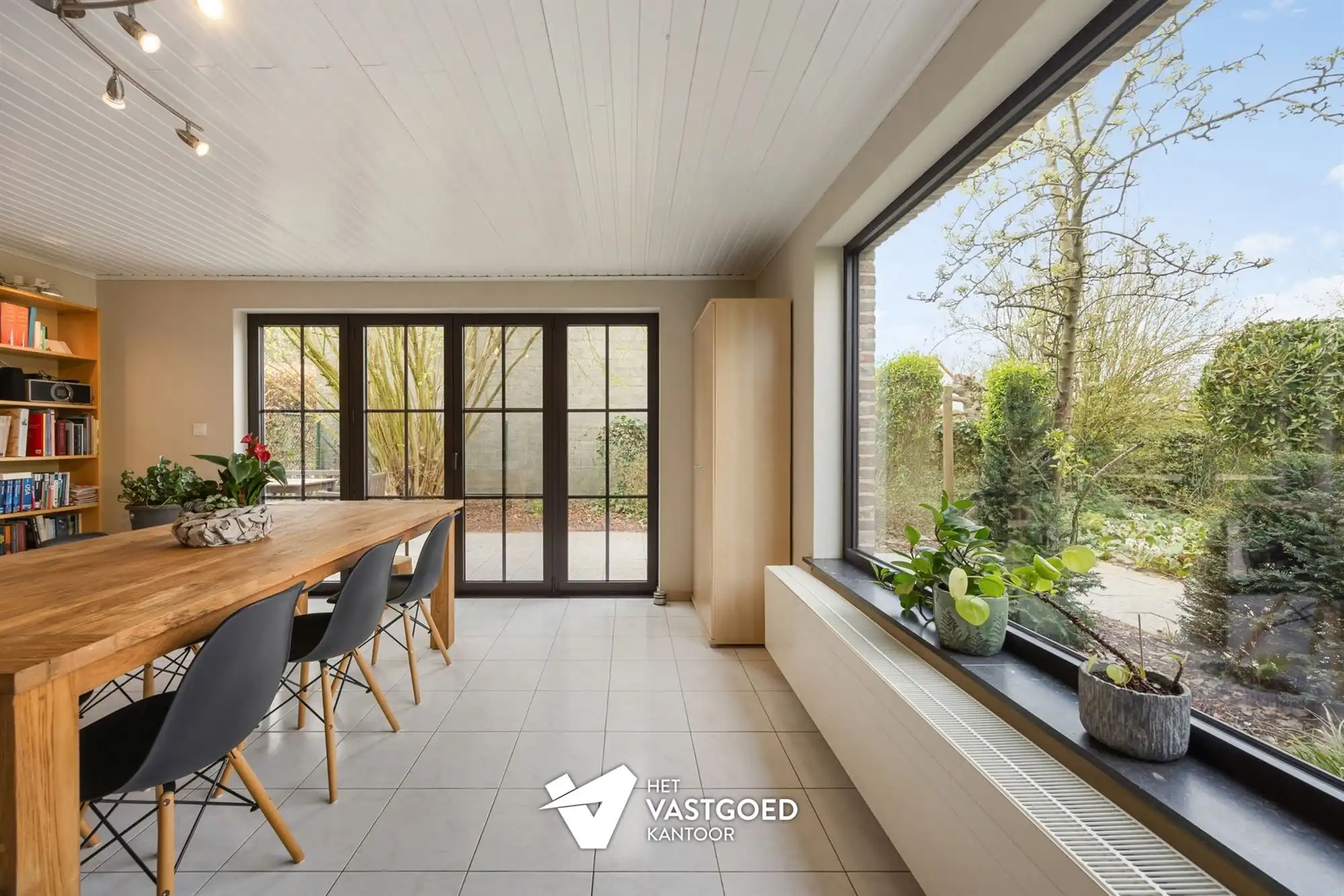 PERFECT ONDERHOUDEN WONING MET 6 SLAAPKAMERS EN WERKHUIS/GARAGE IN GROENE OMGEVING TE VIVERSEL foto 16