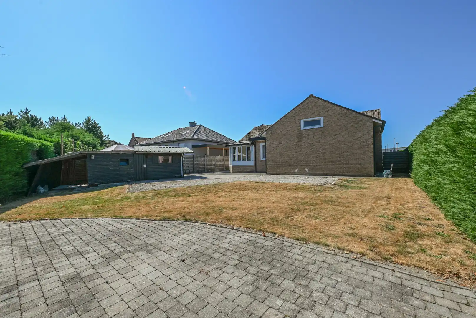 Gelijkvloerse ruime gezinswoning op 863 m2 met ruime garage  foto 25