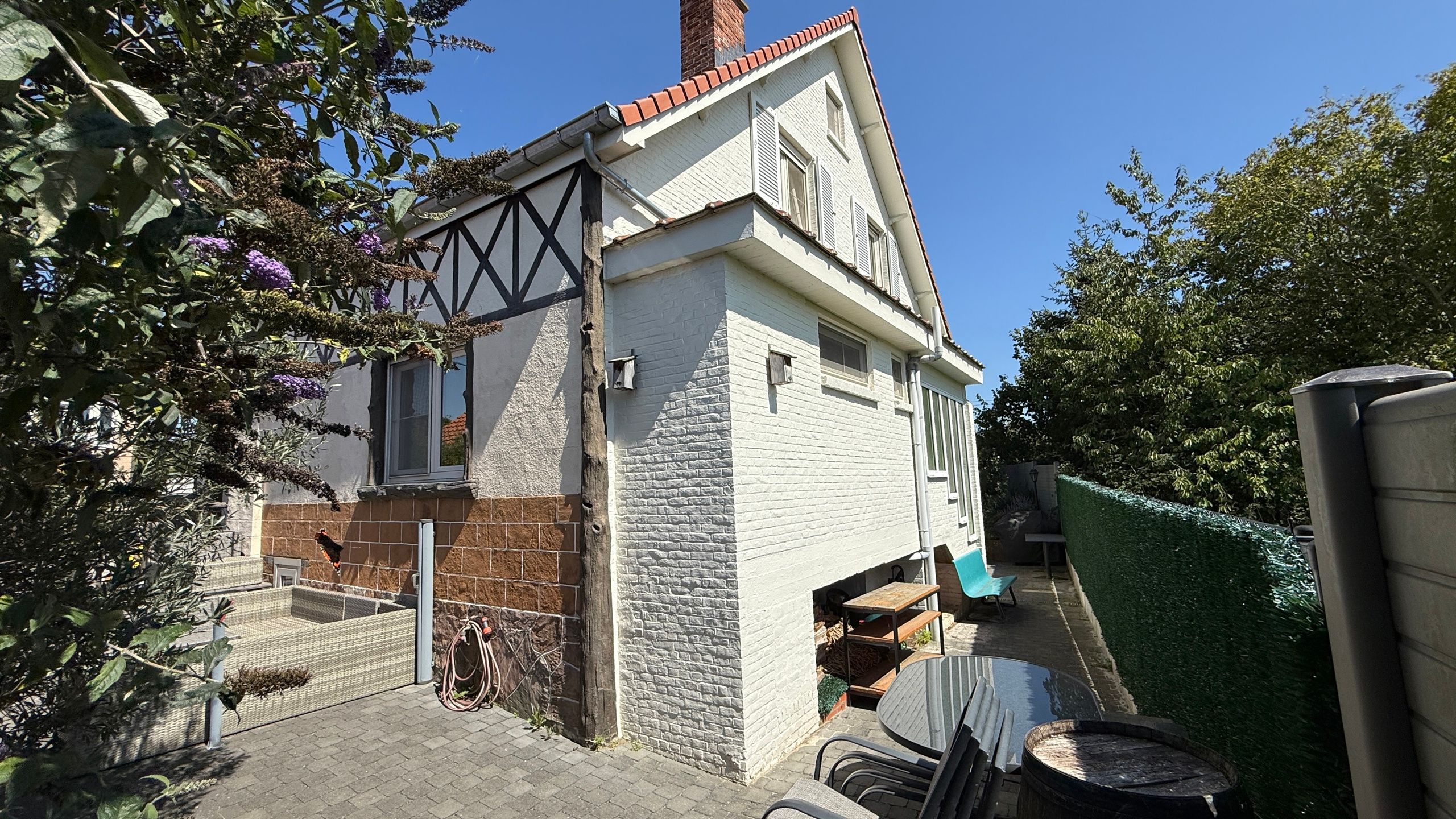Charmante, gedeeltelijk gerenoveerde woning foto 16