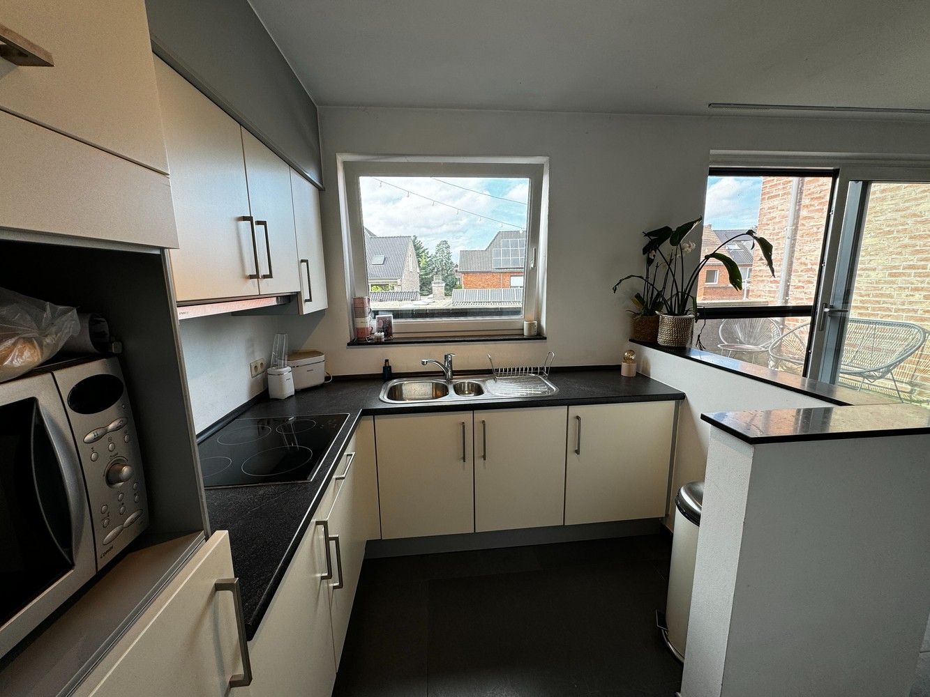 Stijlvol duplex appartement in het centrum van Zutendaal foto 6