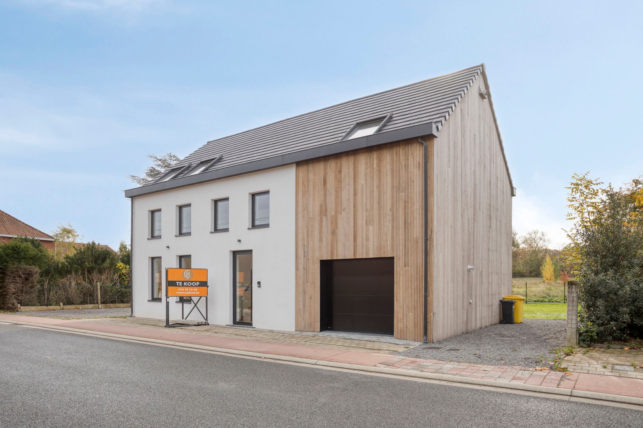 Moderne, energiezuinige woning met luxe afwerking foto {{pictureIndex}}