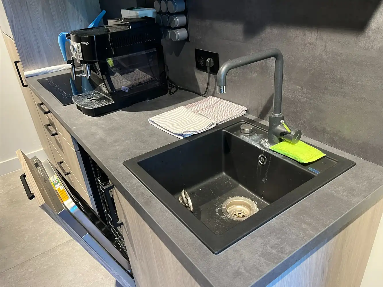 showroom 164m² foto 25