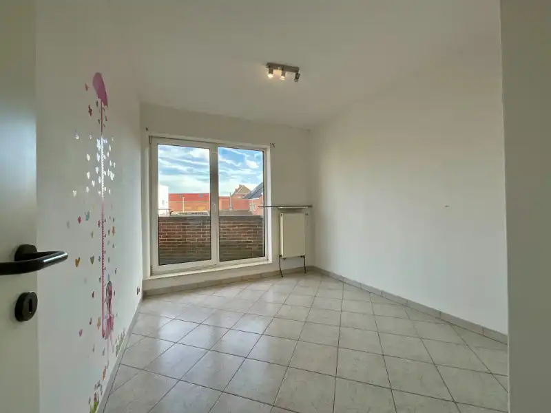 Opbrengsteigendom met handelspand en 2 appartementen met 2 slaapkamers foto 8