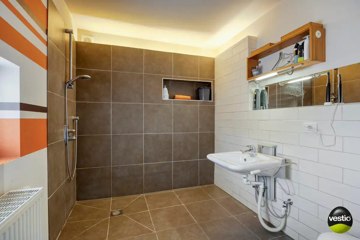TIJDLOZE MODERNE WONING OP 10A73CA TE HOESELT. foto 30