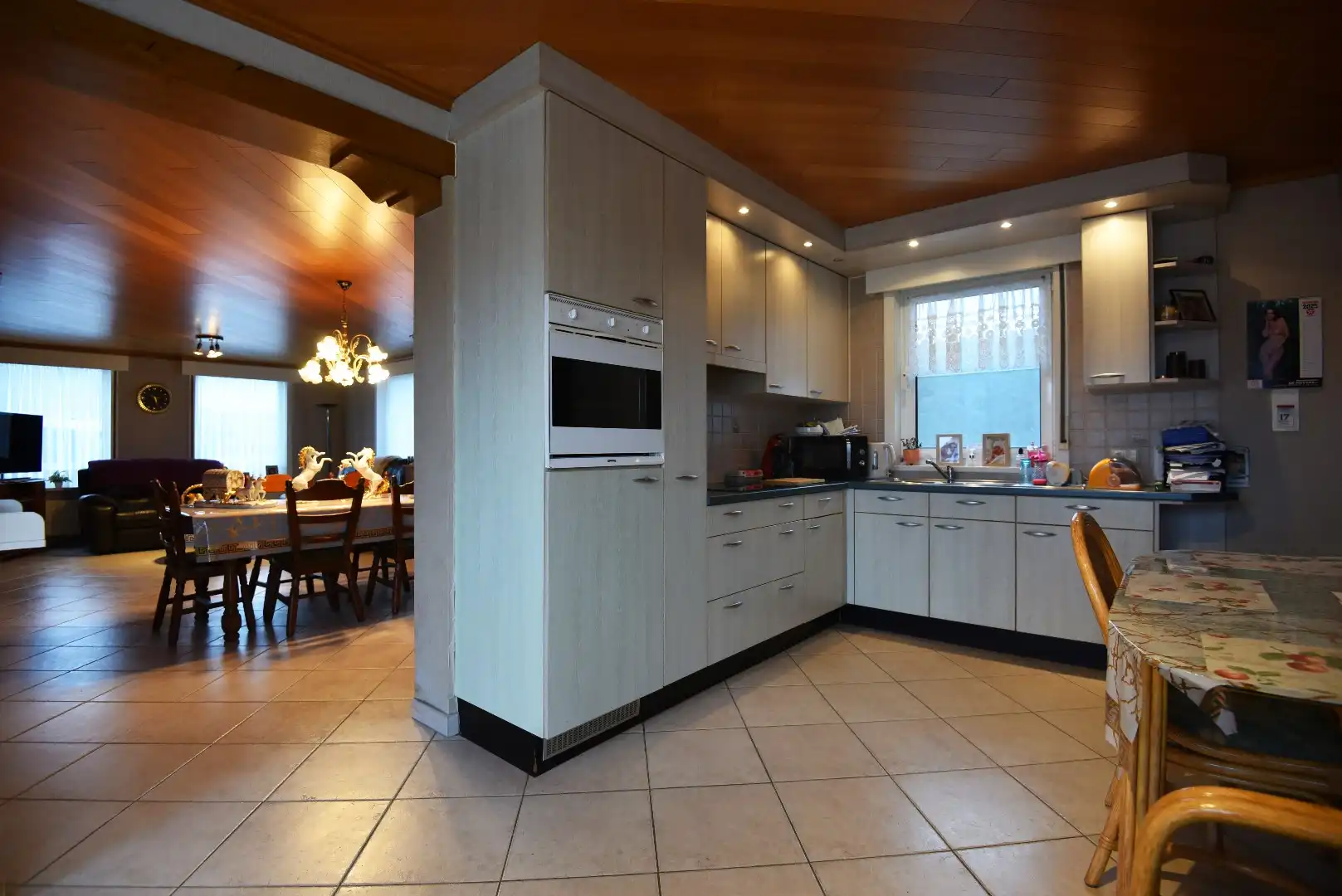 Woning met 3 slaapkamers, tuin  en dubbele garage te Kaprijke foto 5