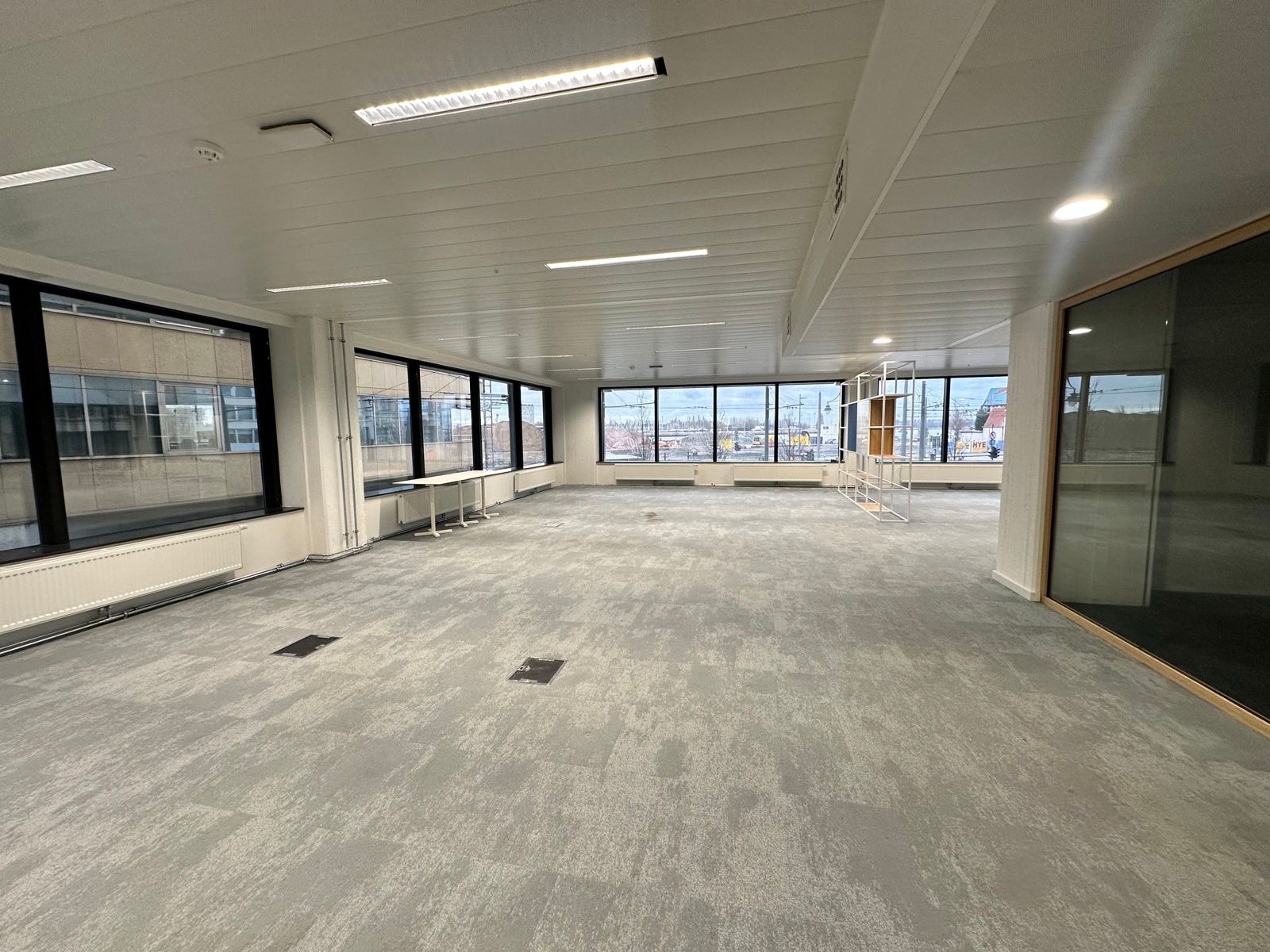 The Beacon foto {{pictureIndex}}