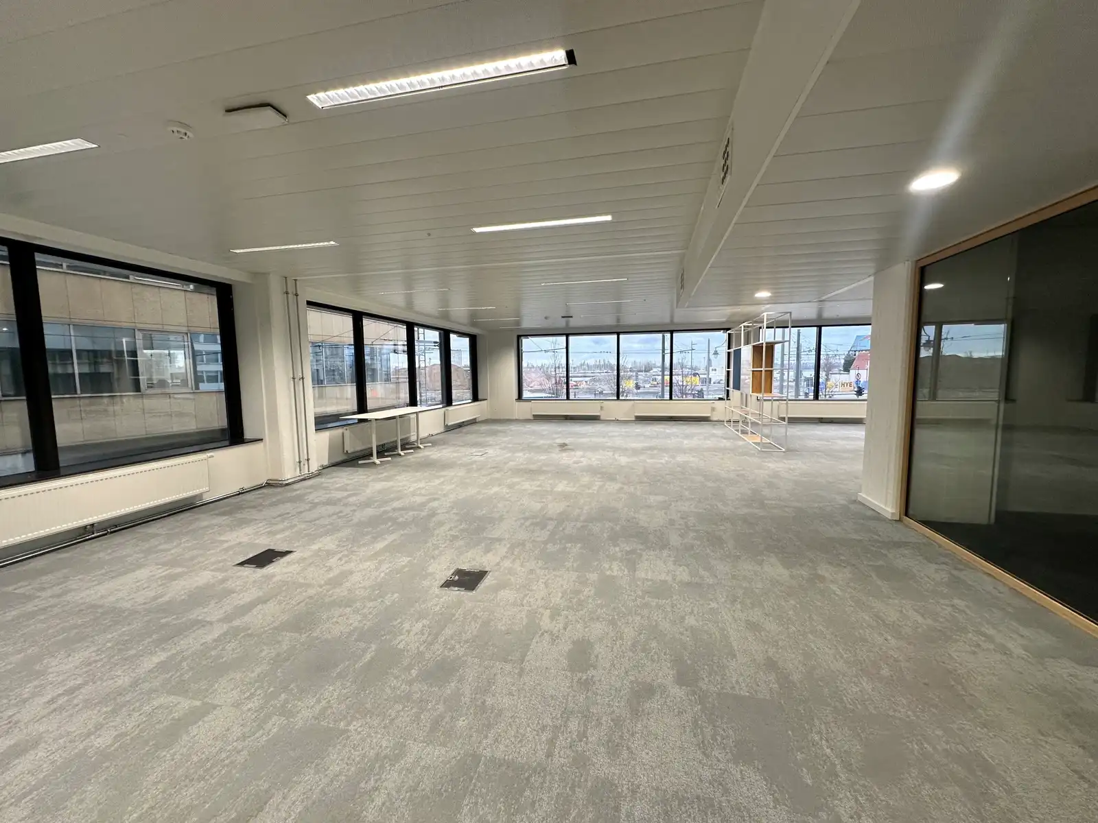 The Beacon foto {{pictureIndex}}