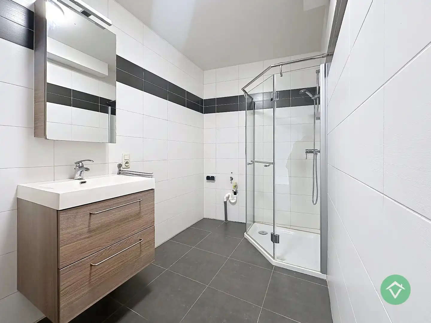 Instapklaar gelijkvloers appartement met staanplaats te Gistel foto 23