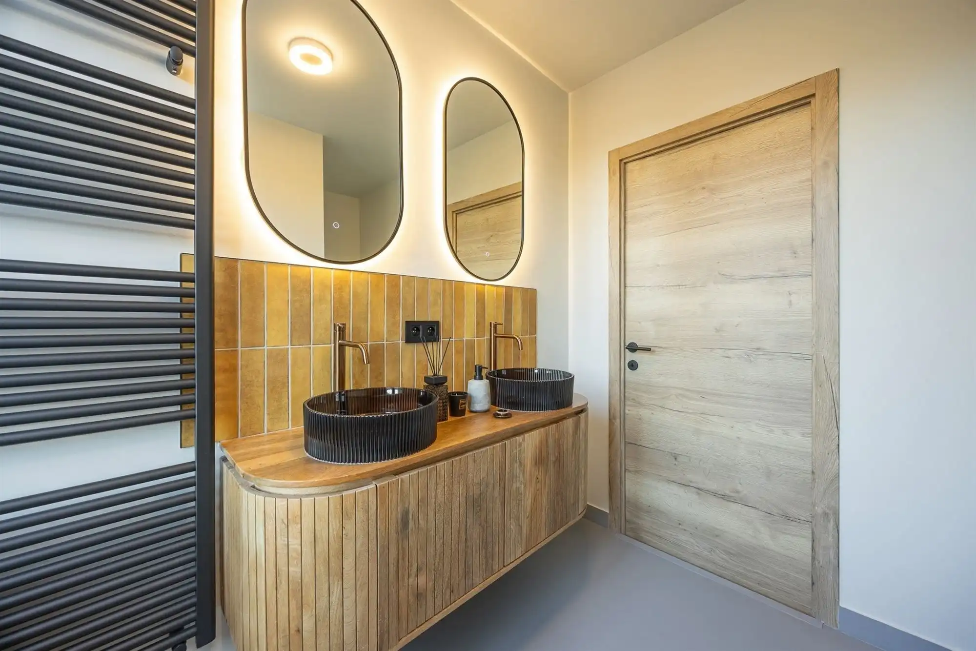 Gerenoveerde woning met drie slaapkamers en tuin foto 19