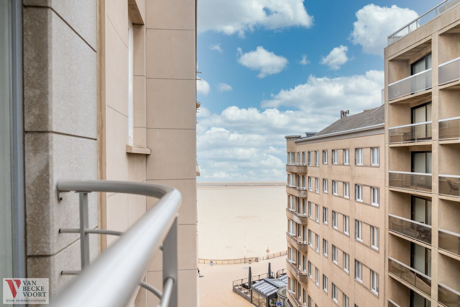 Stijlvol penthouse met zijdelings zeezicht foto 12