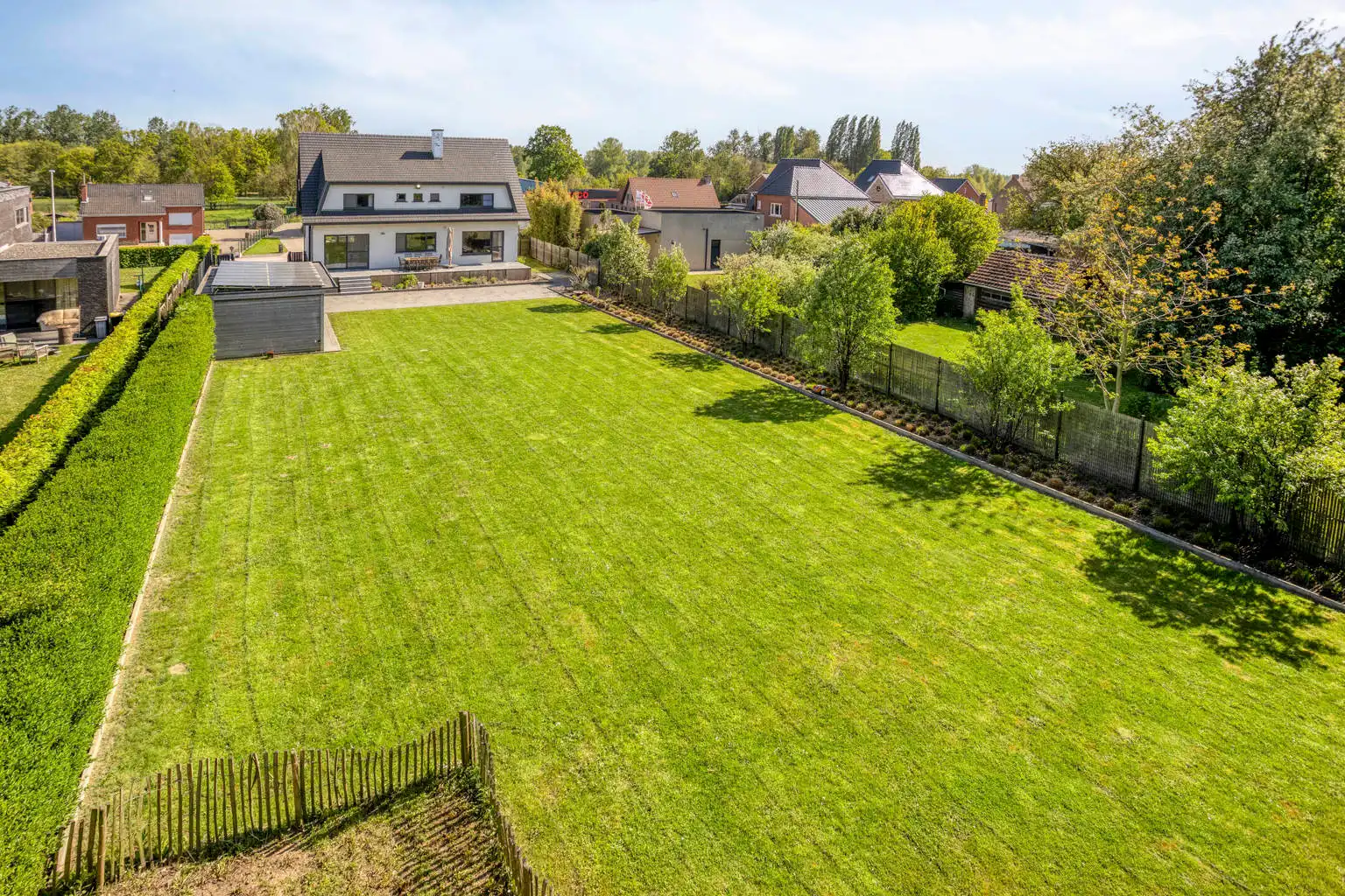 MOOIE, VOLLEDIG GERENOVEERDE WONING MET TUIN  foto 29