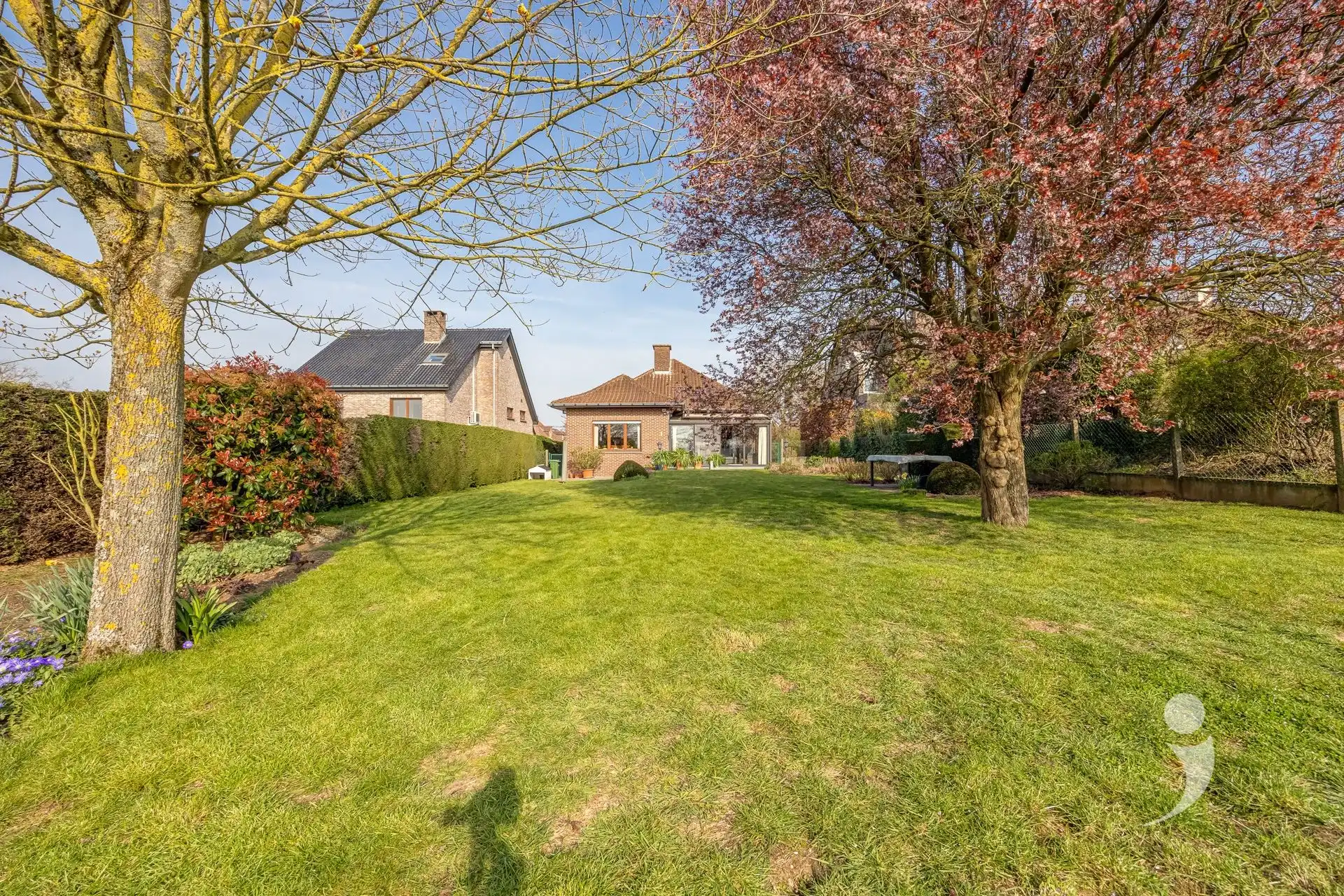 Instapklare en ruime woning met zicht op de velden! foto 29