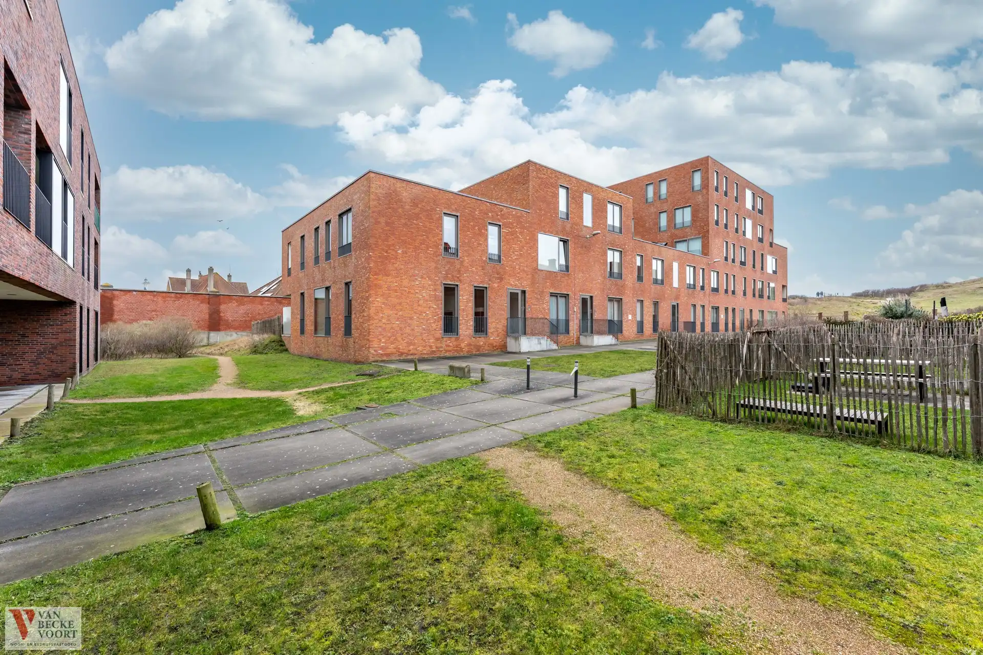 Gelijkvloers appartement op onevenaarbare locatie foto 19